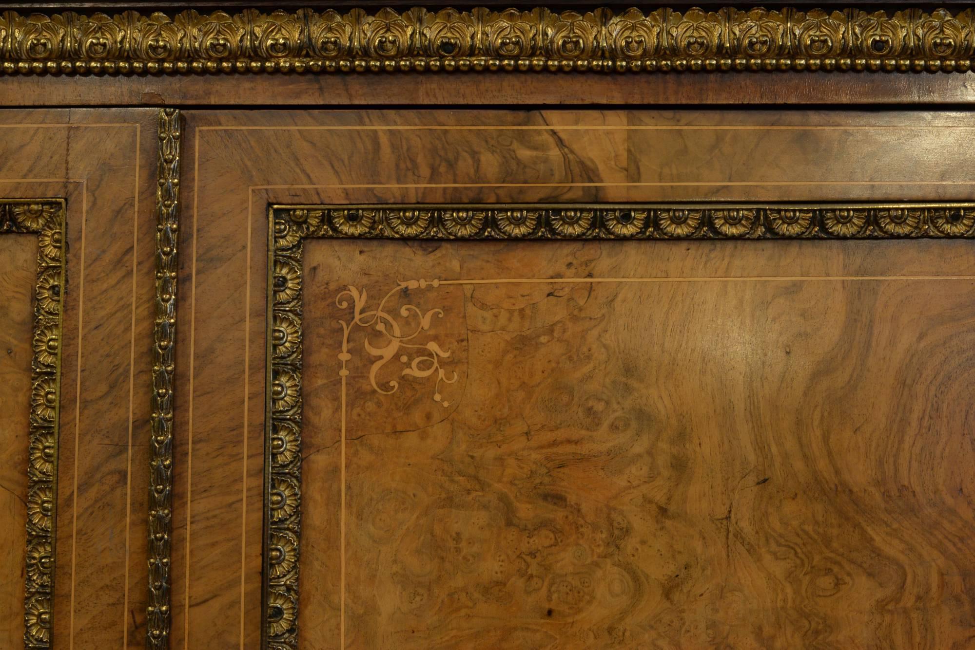 Quality Victorian Burr Walnut Cabinet 1