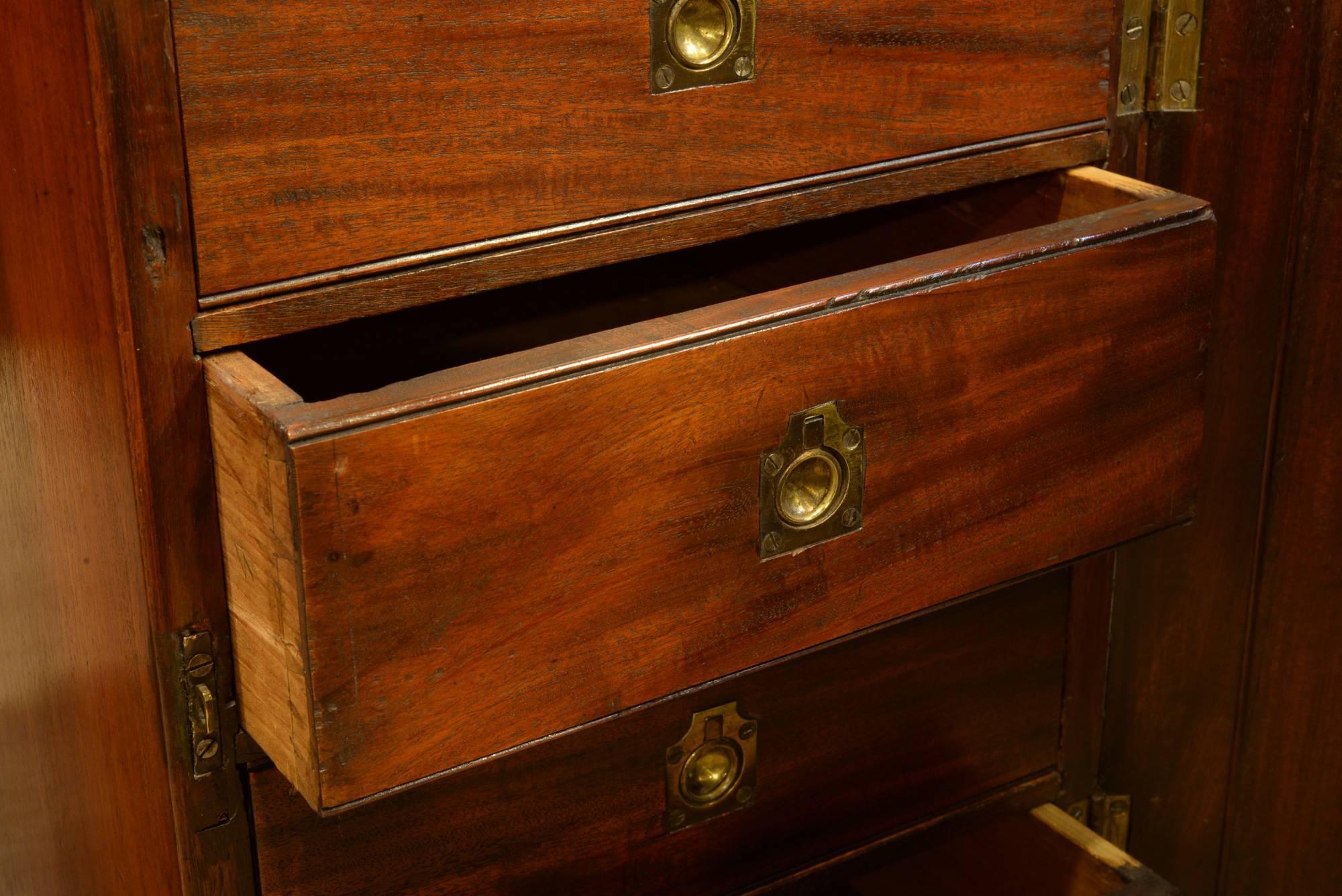 19th Century Pair of Mahogany Bedside Cabinets