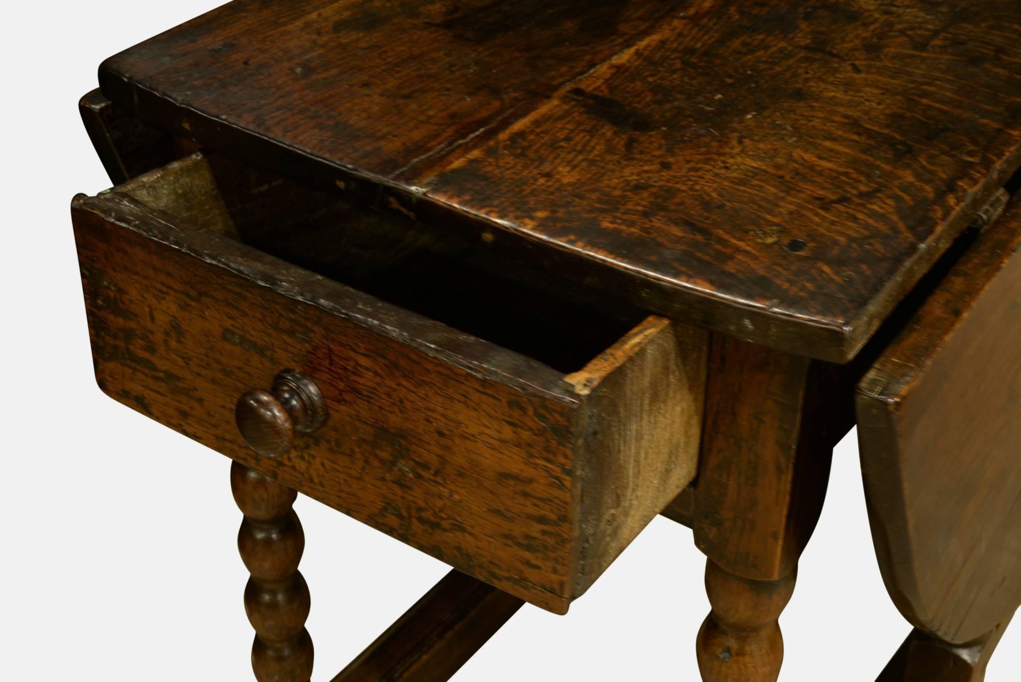 Large Oak Gateleg Table In Excellent Condition For Sale In Salisbury, GB