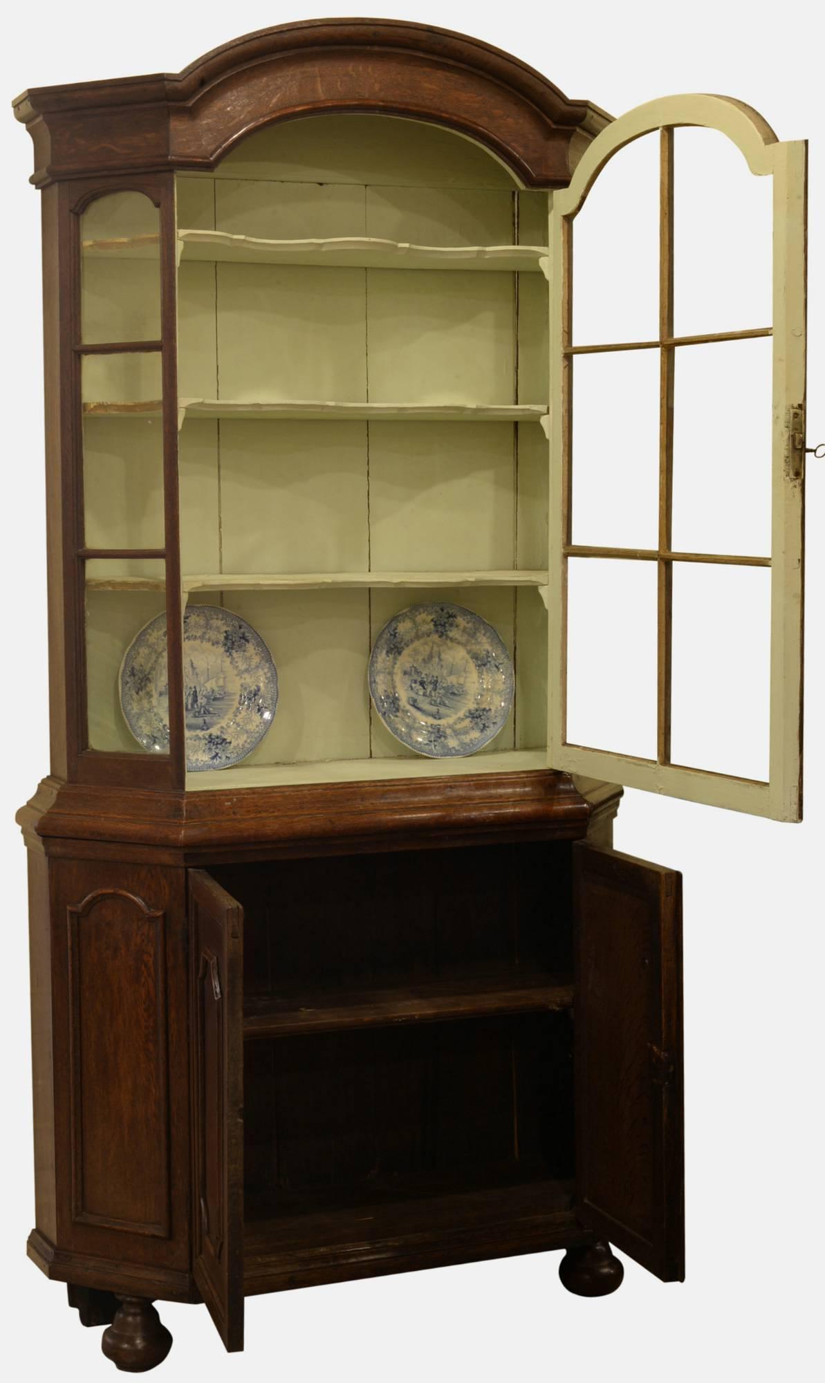 Late 18th Century Dutch Oak Display Cabinet In Excellent Condition For Sale In Salisbury, GB