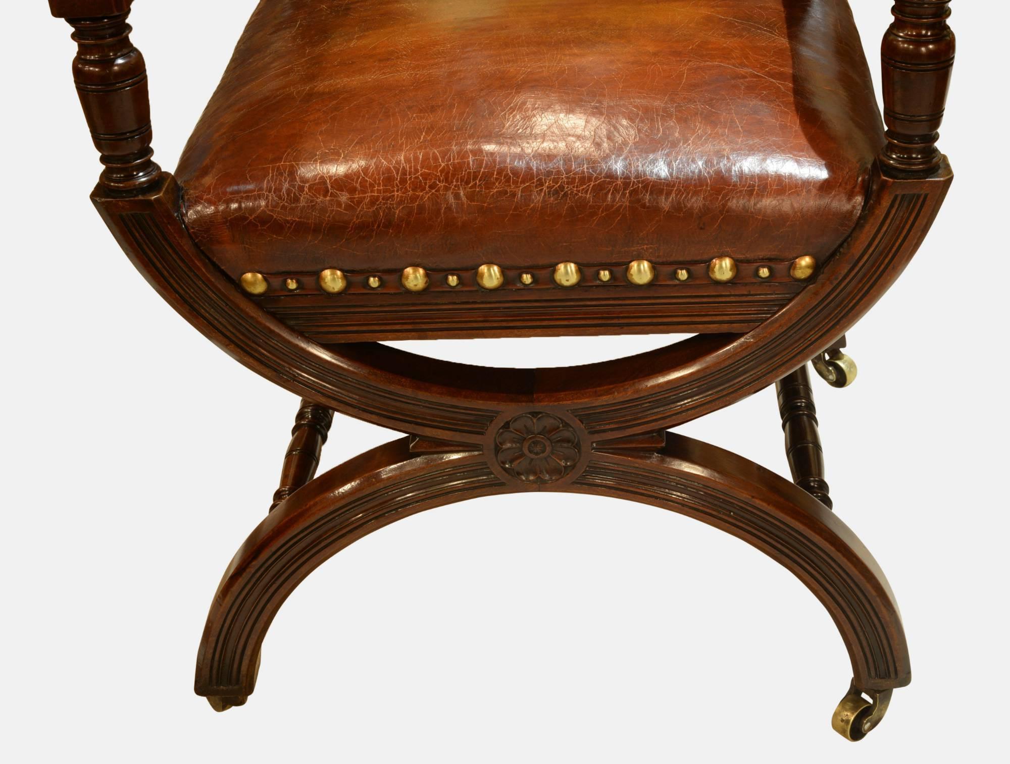 Pair of 19th Century Mahogany Library Chairs For Sale 1