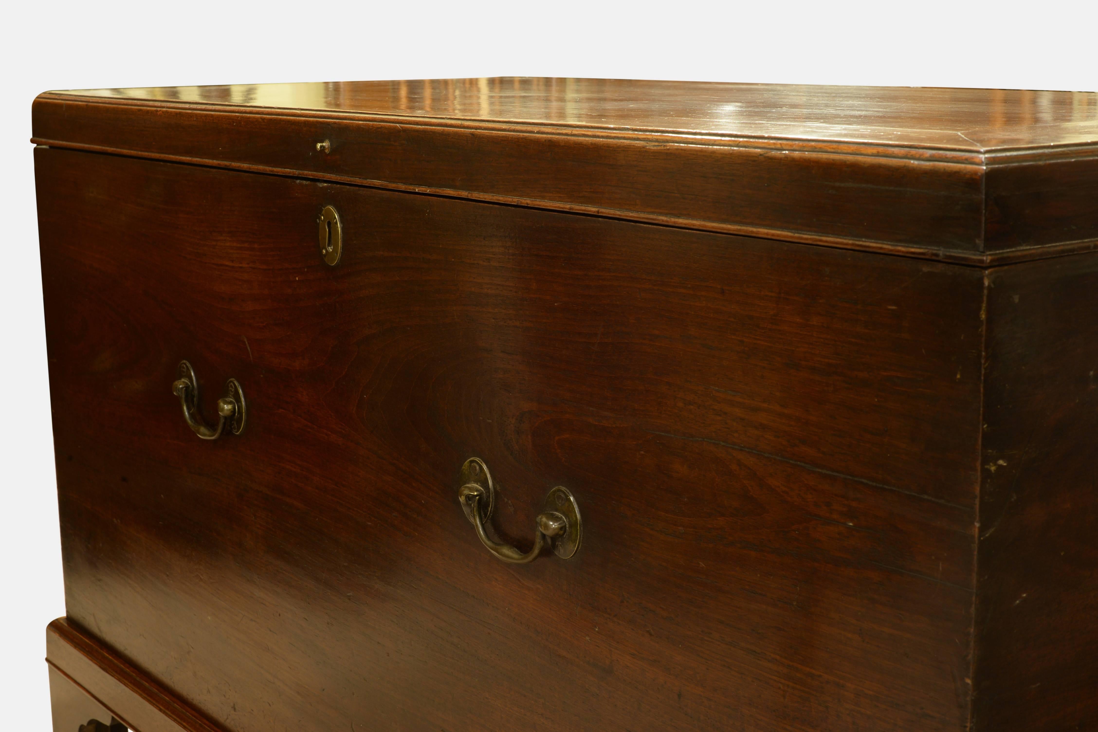 Chippendale Period Mahogany Chest In Excellent Condition In Salisbury, GB