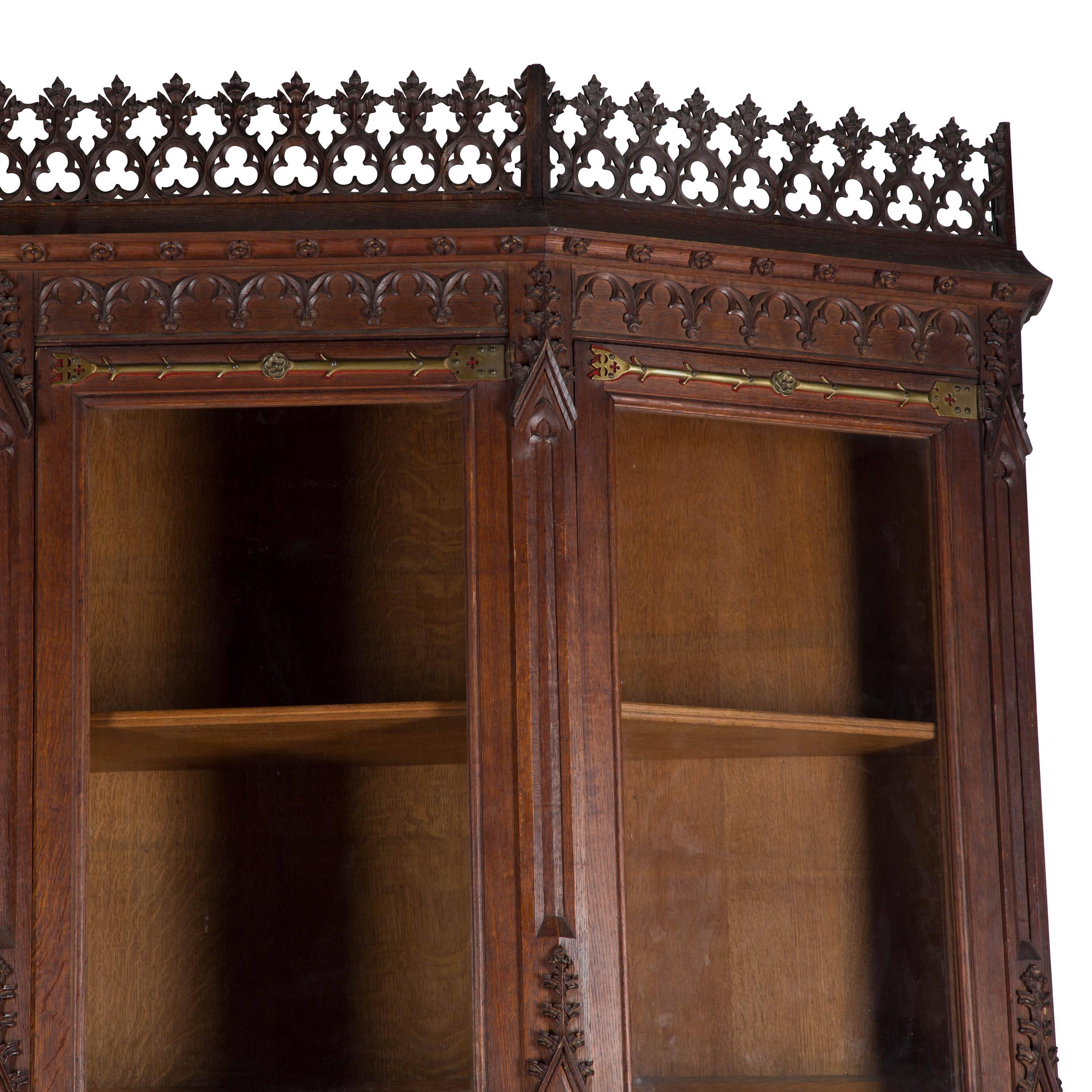 Gothic Revival Library Bookcase In Good Condition In Gloucestershire, GB