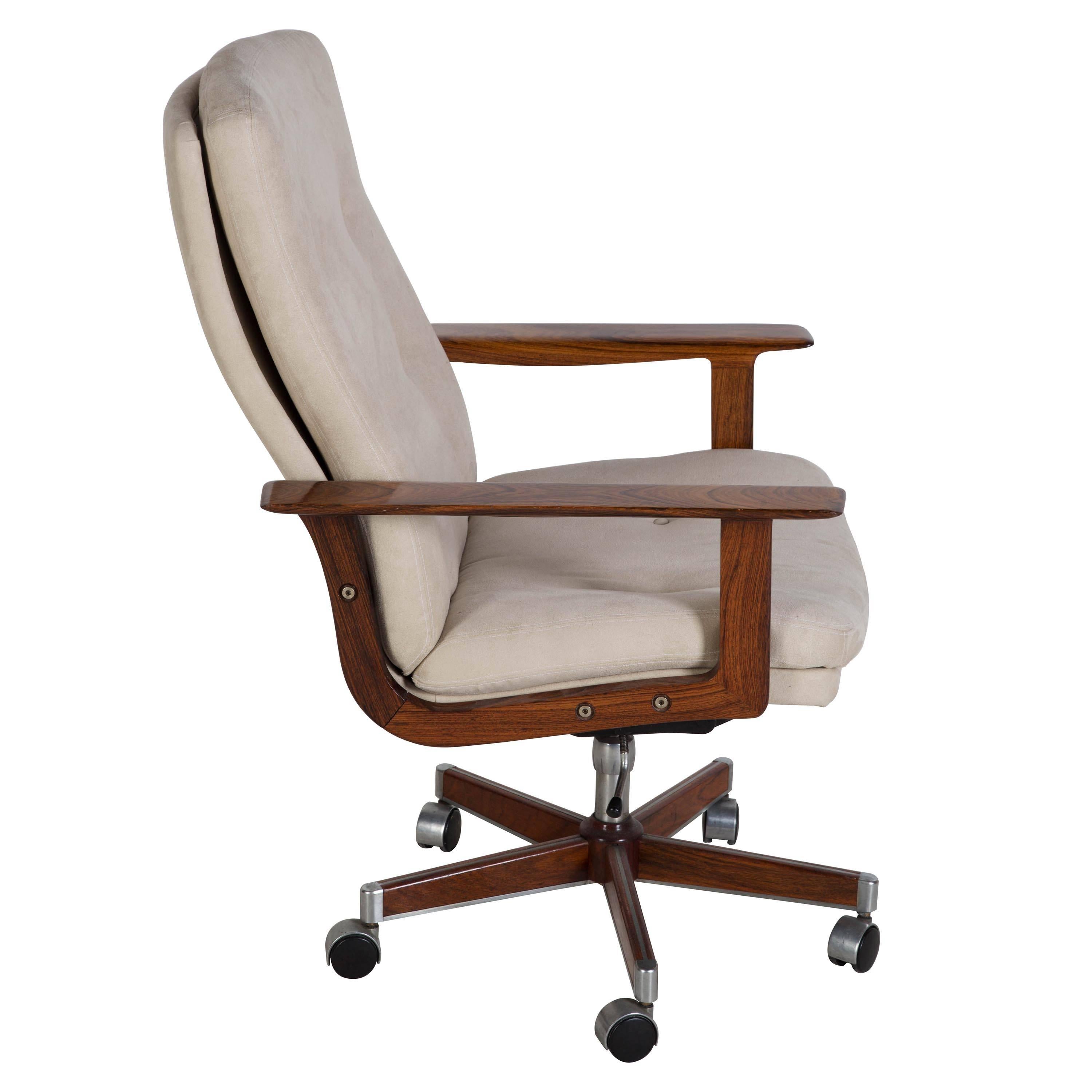 Desk Chair by Hans Wegner In Good Condition In Gloucestershire, GB