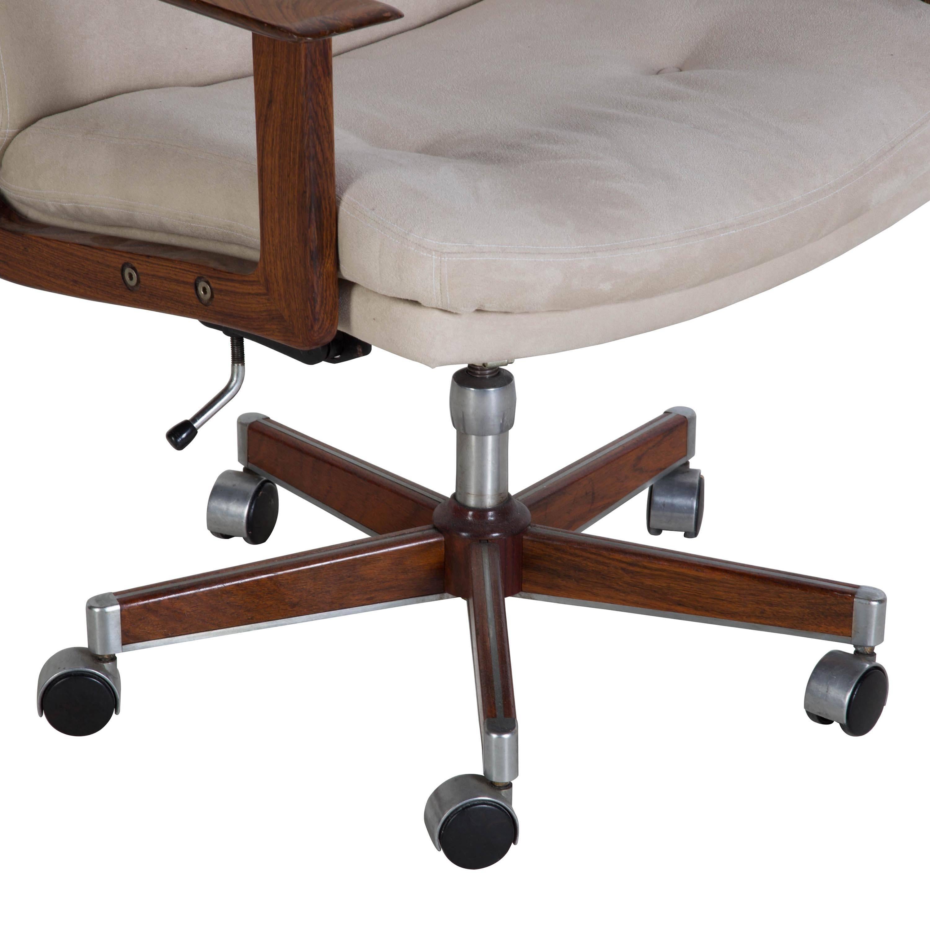Desk Chair by Hans Wegner 1