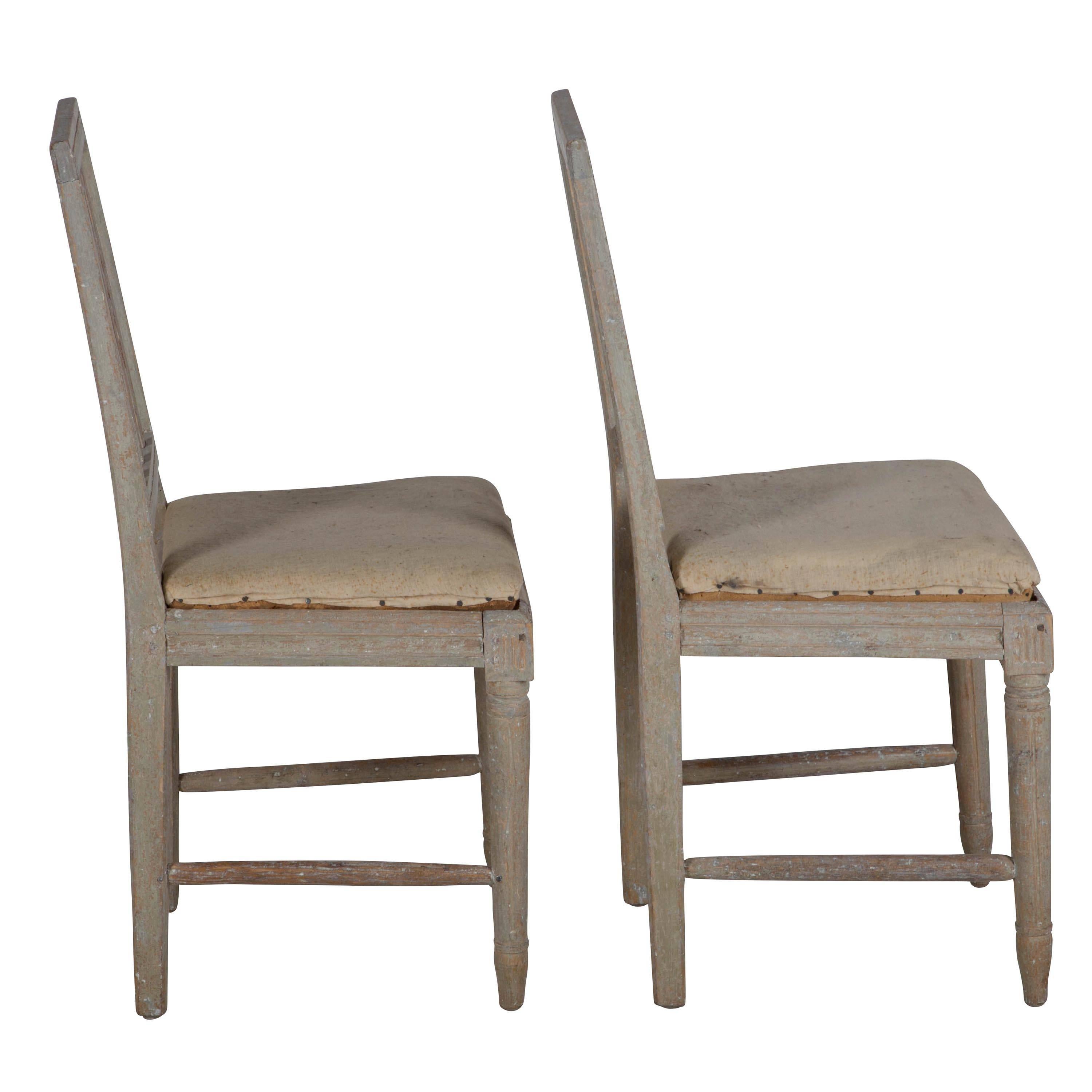 Four Painted Gustavian Dining Chairs In Good Condition In Gloucestershire, GB