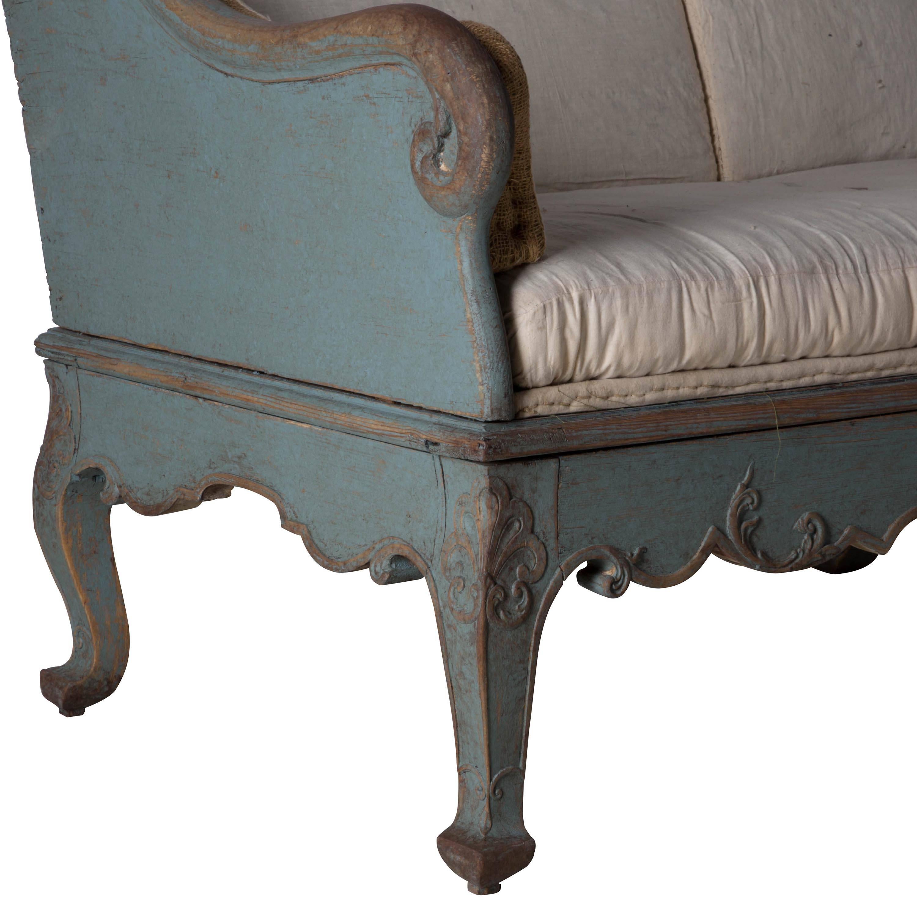 Swedish Rococo Tragsoffa, circa 1760 In Good Condition In Gloucestershire, GB