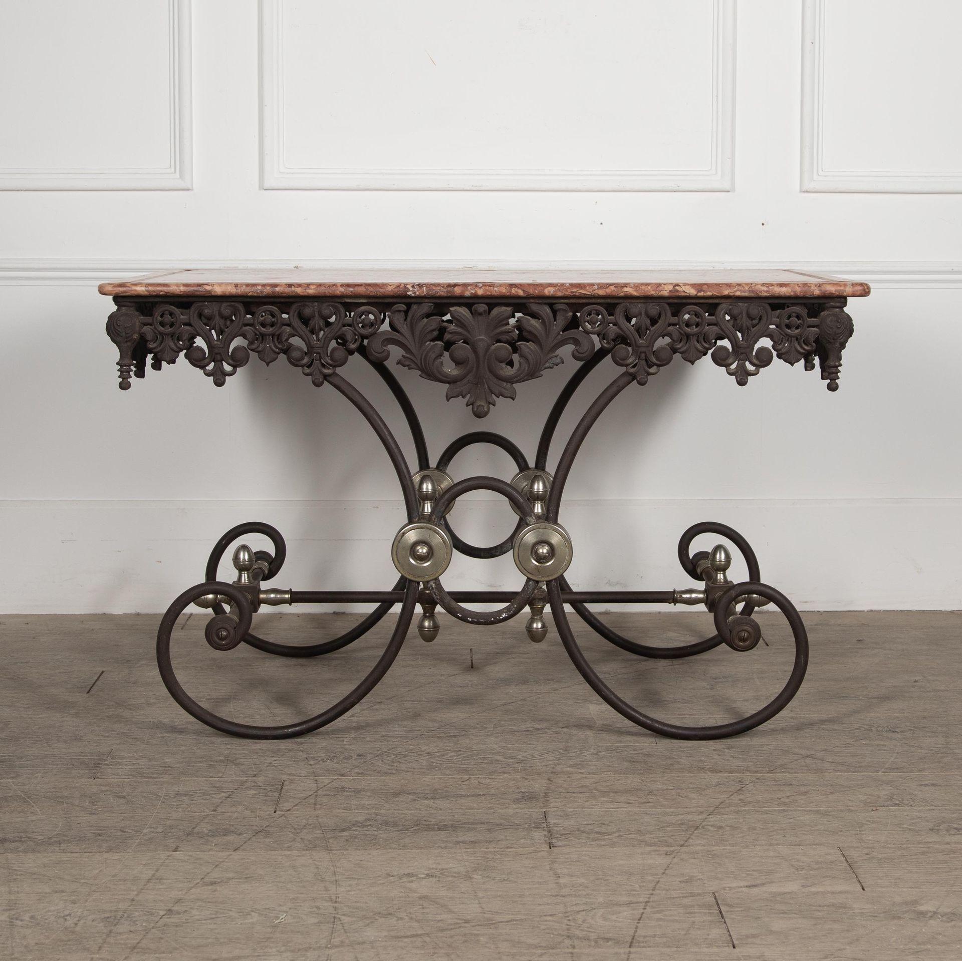 Fabuleuse table de pâtissier en fonte et marbre du 19ème siècle.