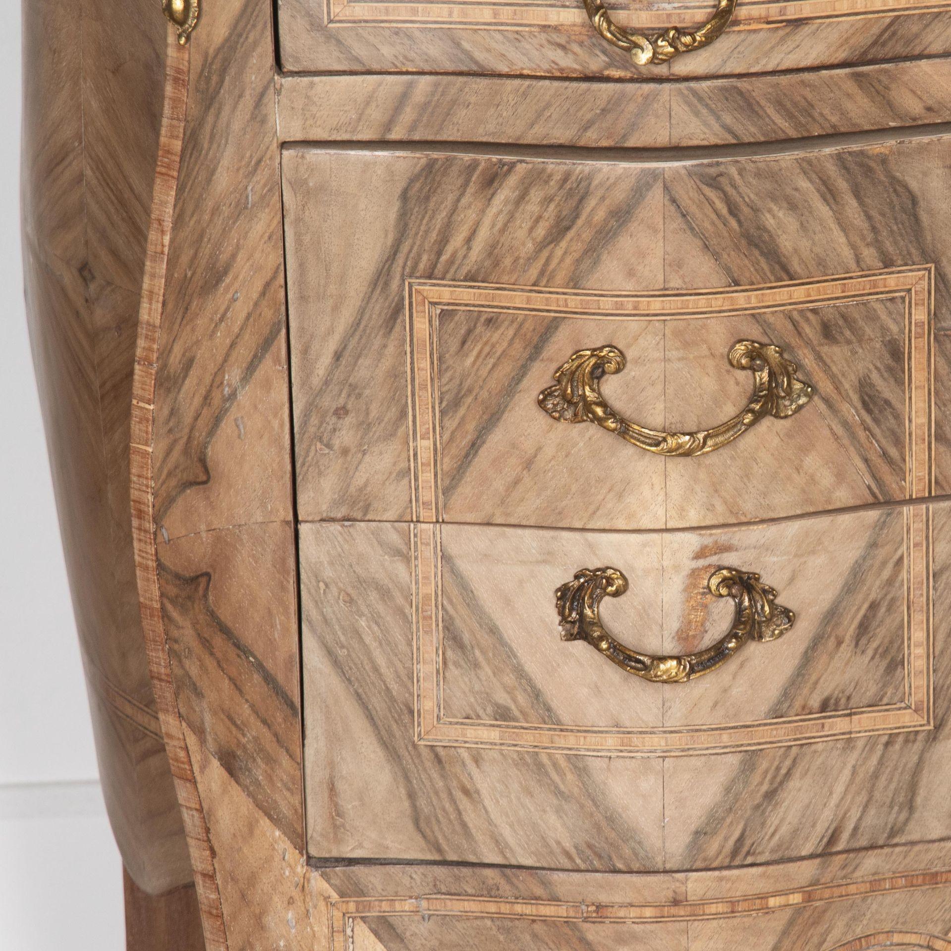 Pair of 20th Century Italian Bleached Marquetry Bedside Commodes For Sale 4