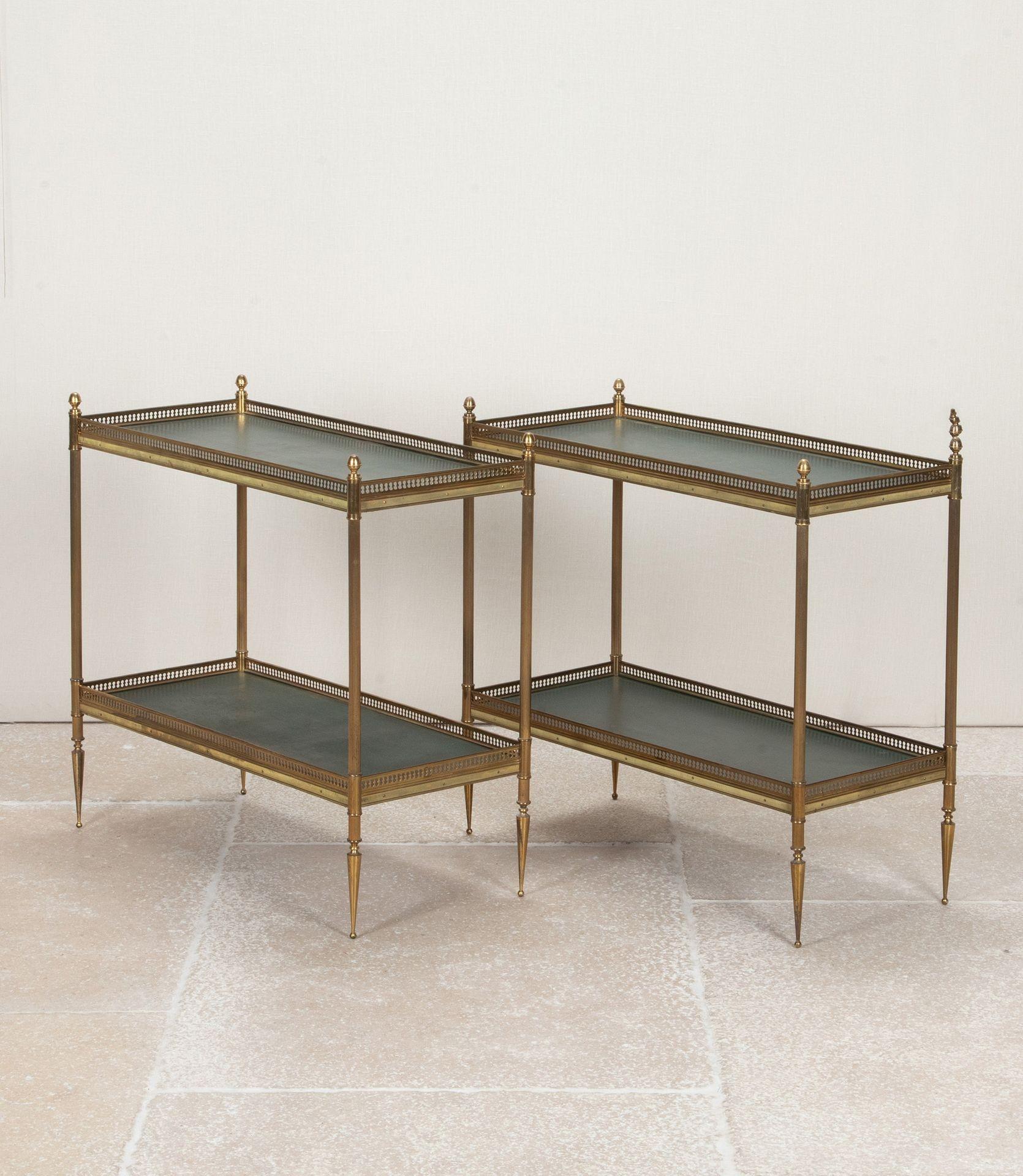 Mid-Century Modern Paire de tables d'appoint en laiton de la Maison Jansen du milieu du siècle dernier en vente