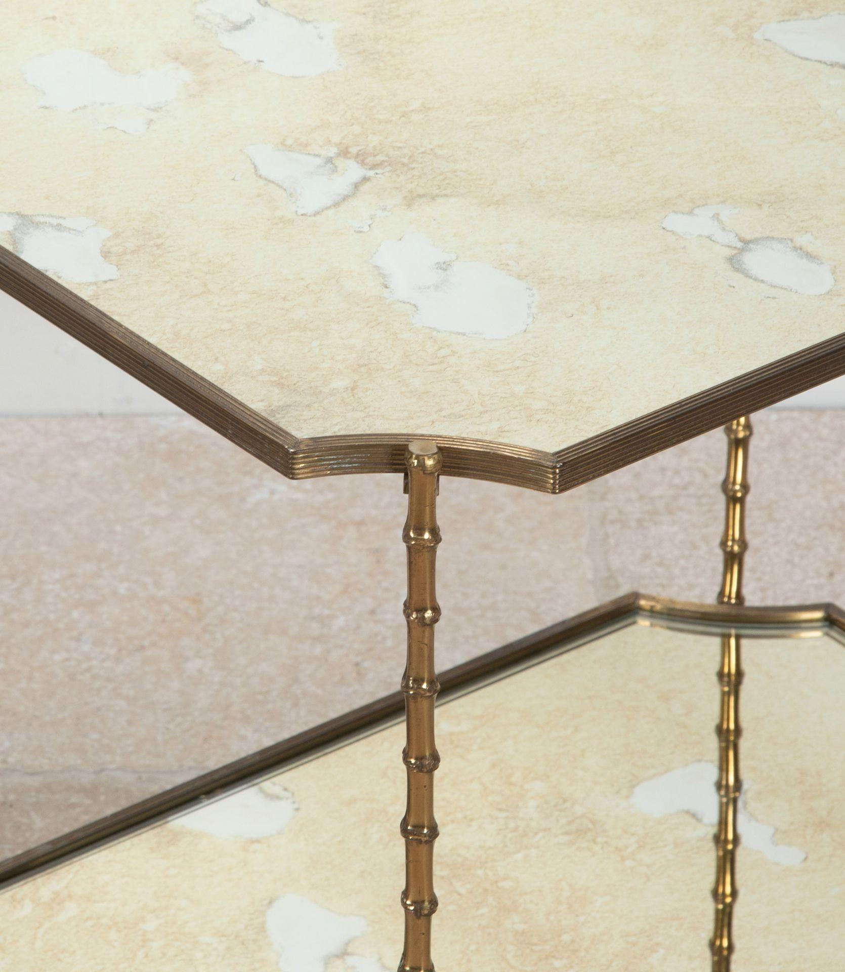 Laiton Paire de tables d'appoint en laiton de la Maison Bagues du milieu du siècle dernier en vente