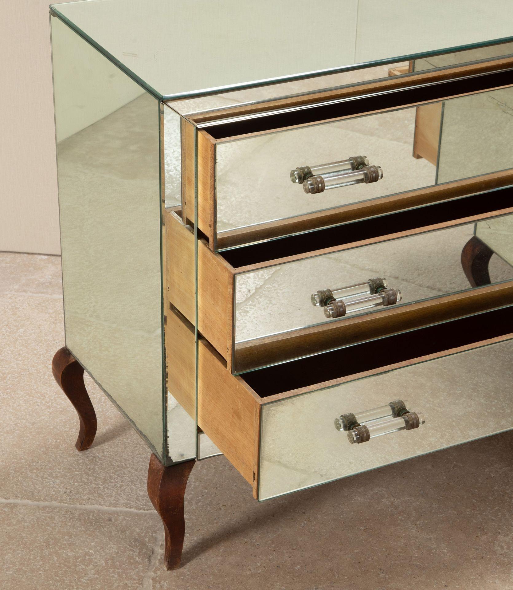 Pair of 20th Century French Art Deco Mirror Commodes For Sale 1