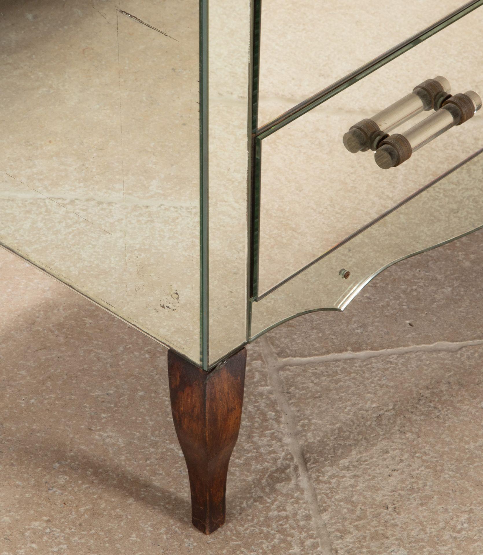 Pair of 20th Century French Art Deco Mirror Commodes For Sale 5