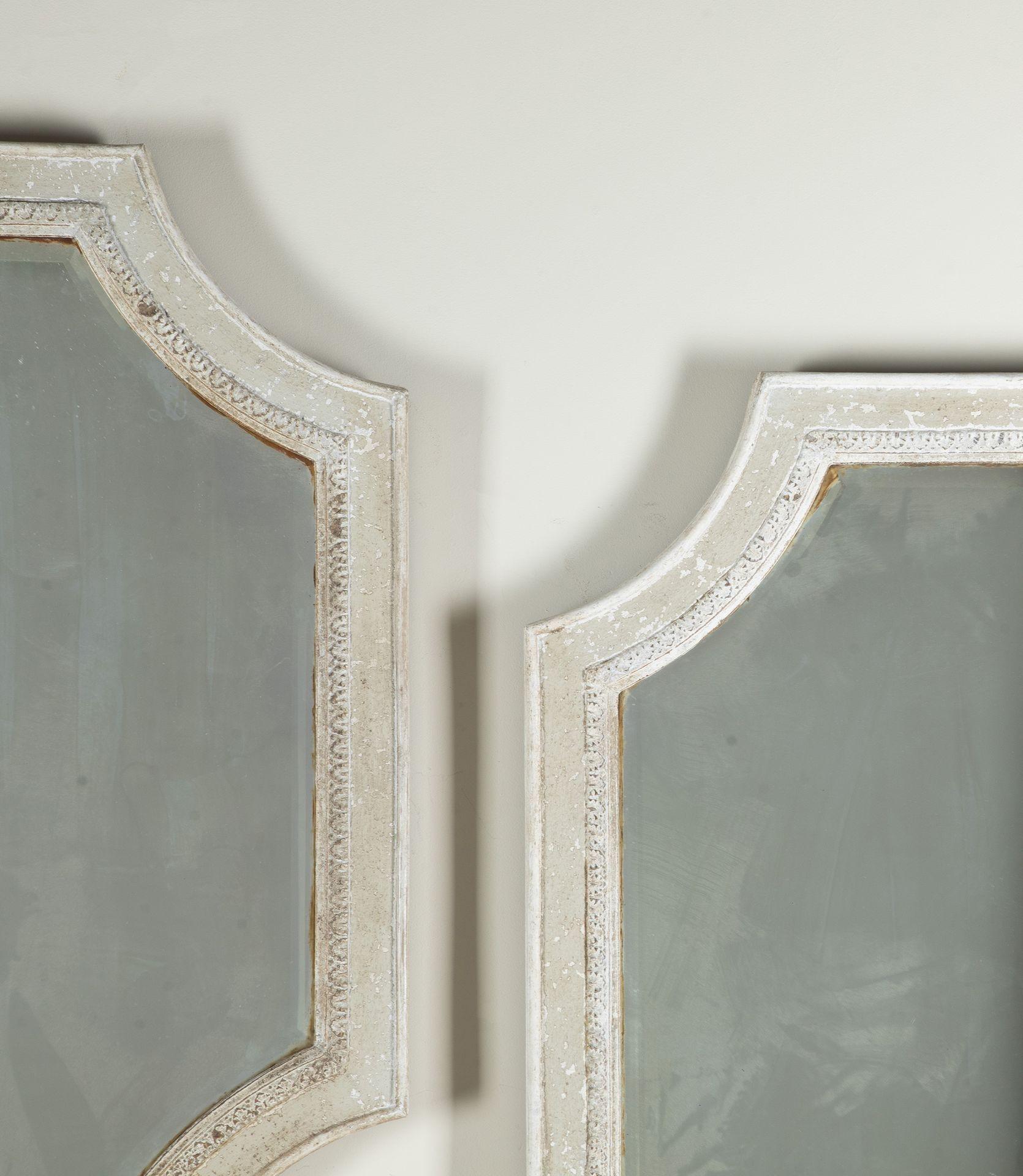 Country Paire de miroirs en pin peints anglais du début du 20e siècle en vente