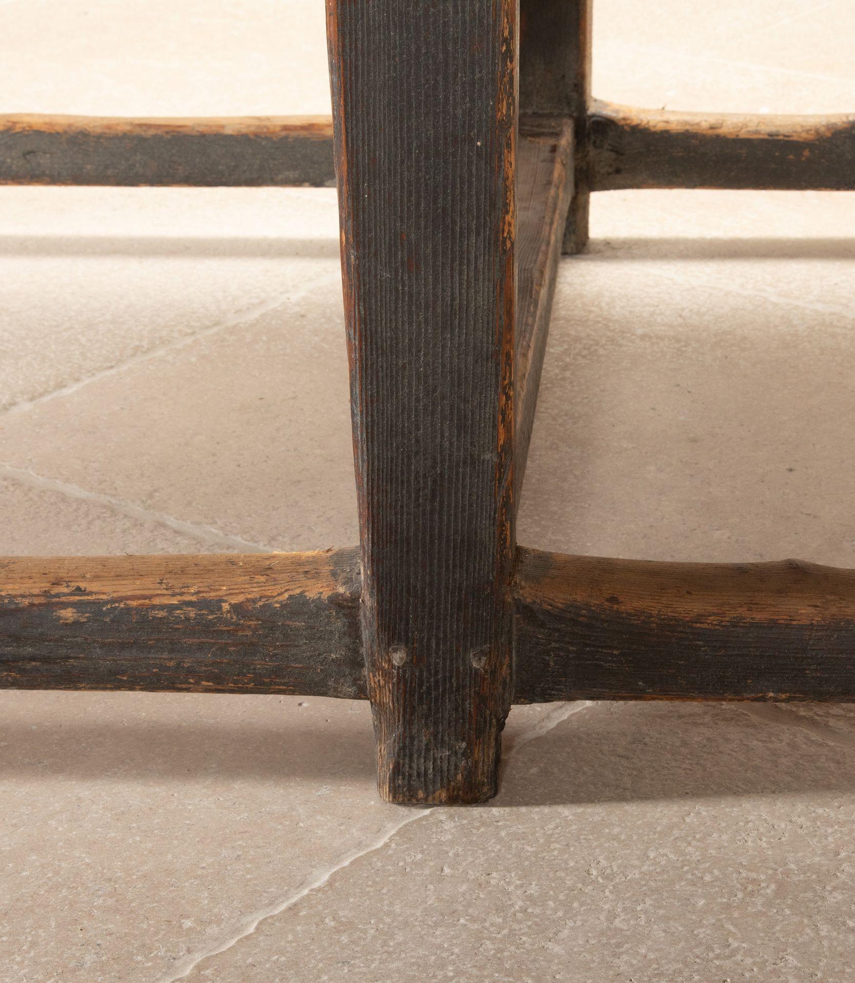 Grande table de cuisine en pin de ferme anglaise du début du 20e siècle en vente 4