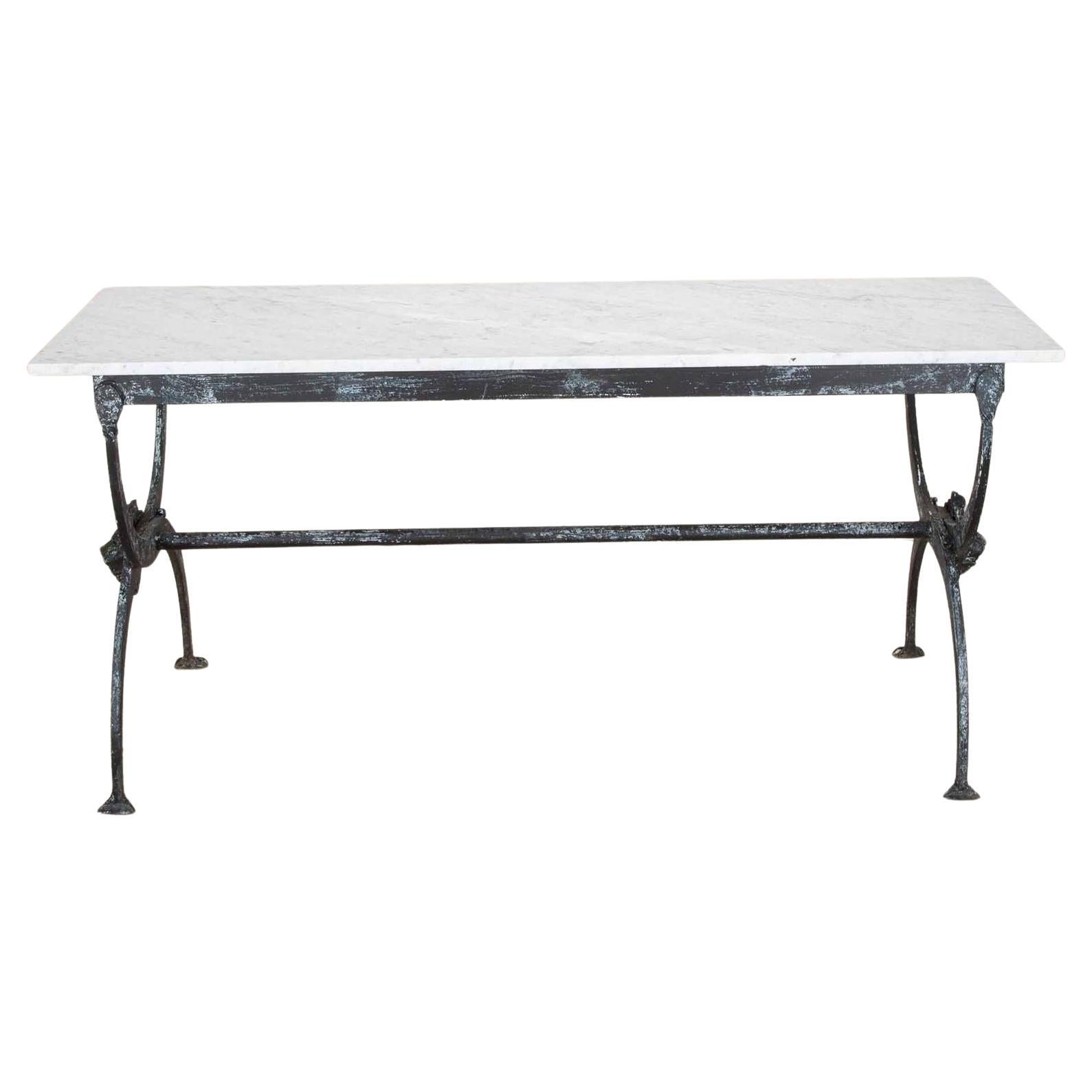 Mesa de carnicero francesa de hierro y mármol de los años 50 en venta