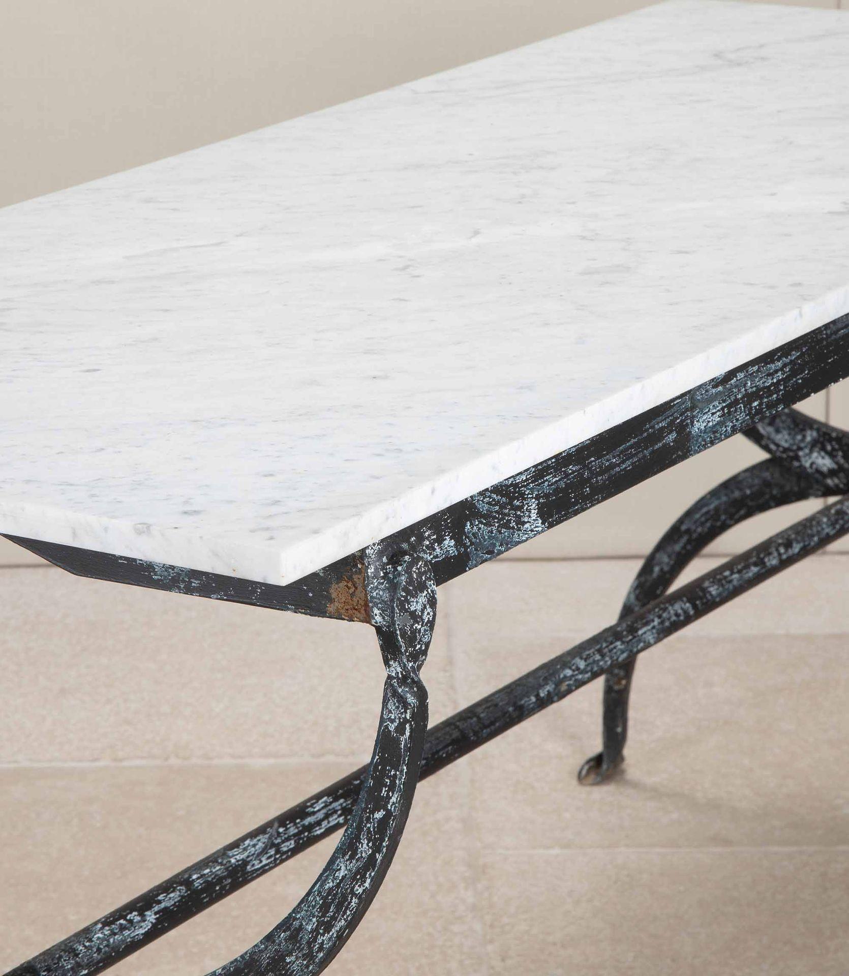 Mesa de carnicero francesa de hierro y mármol de los años 50 Hierro en venta
