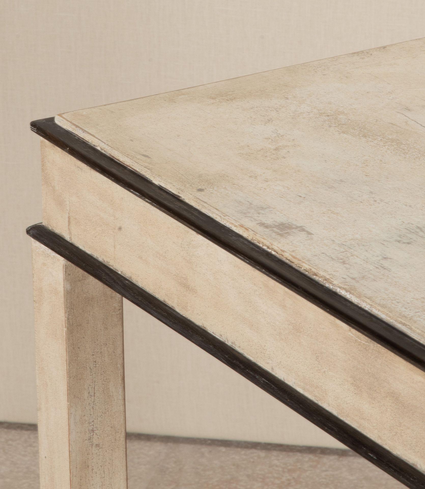 Pair of Early 20th Century European Painted Console Tables For Sale 1