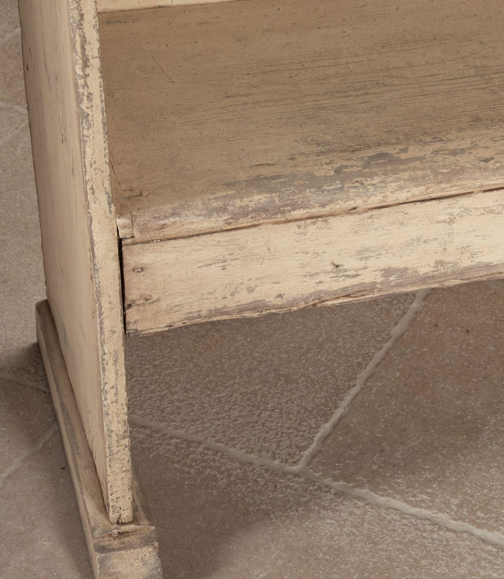 Early 19th Century Provincial Later Painted Pine and Elm Settle For Sale 9