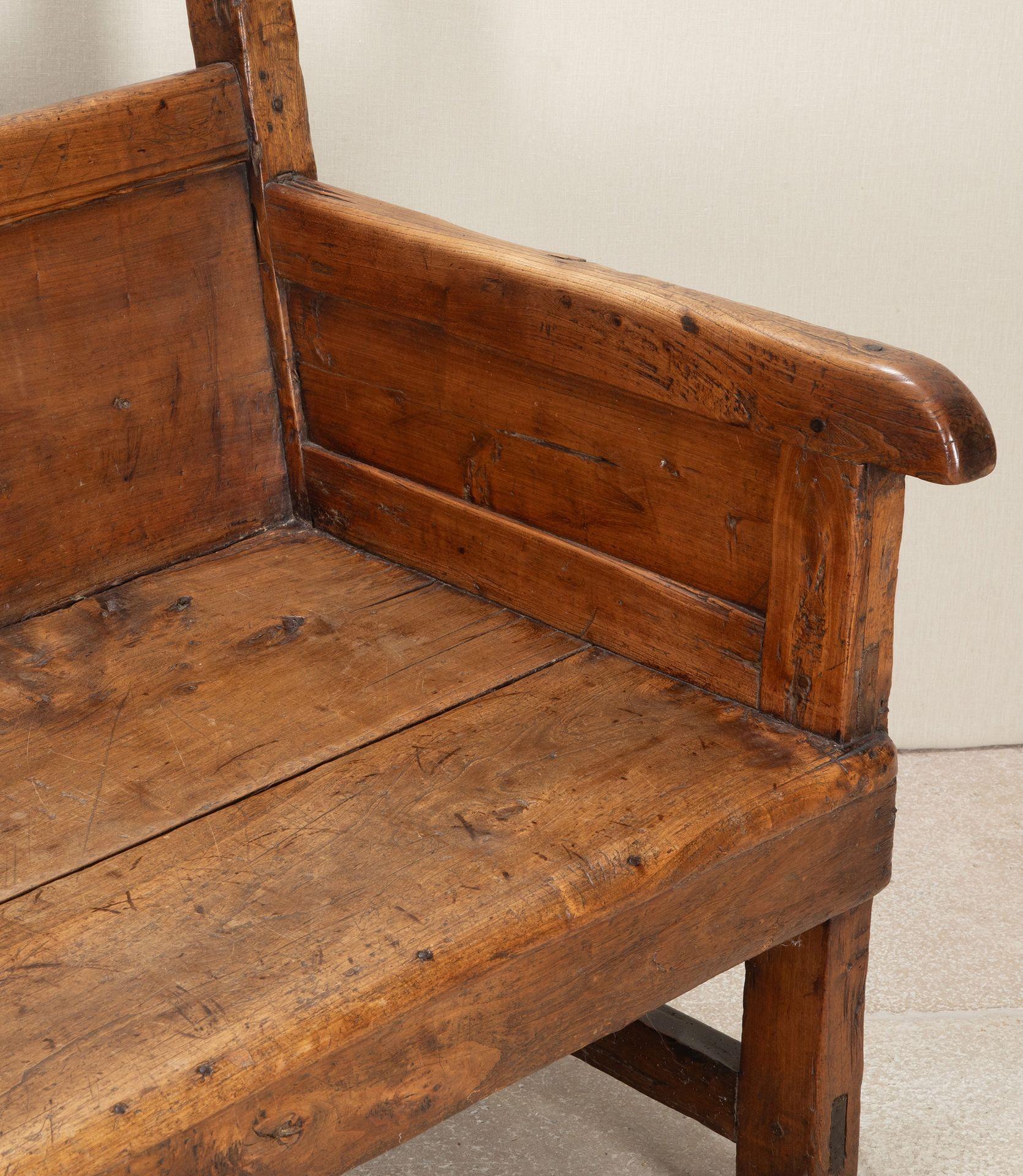 18th Century Spanish Walnut Bench In Good Condition For Sale In Gloucestershire, GB