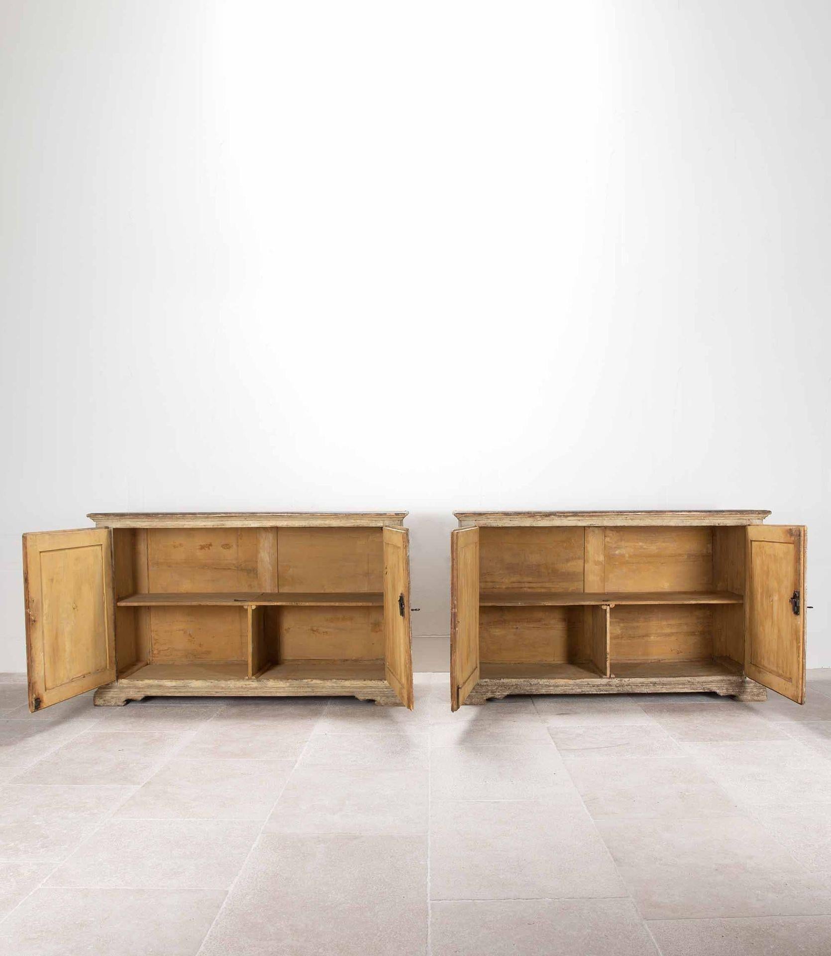 Pair of 18th Century Italian Painted Buffets In Good Condition For Sale In Gloucestershire, GB