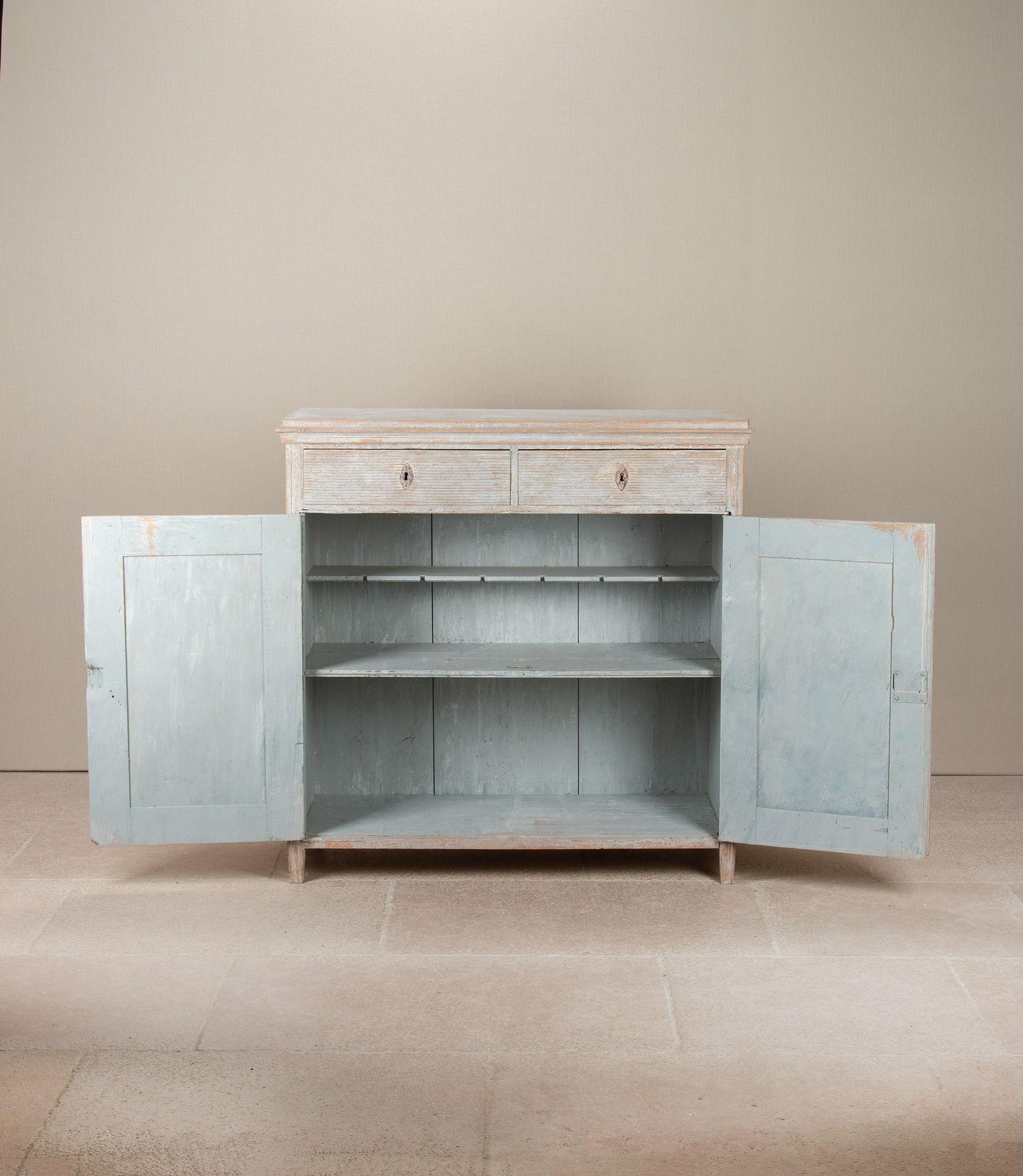 Late 18th Century Swedish Gustavian Buffet In Good Condition For Sale In Gloucestershire, GB
