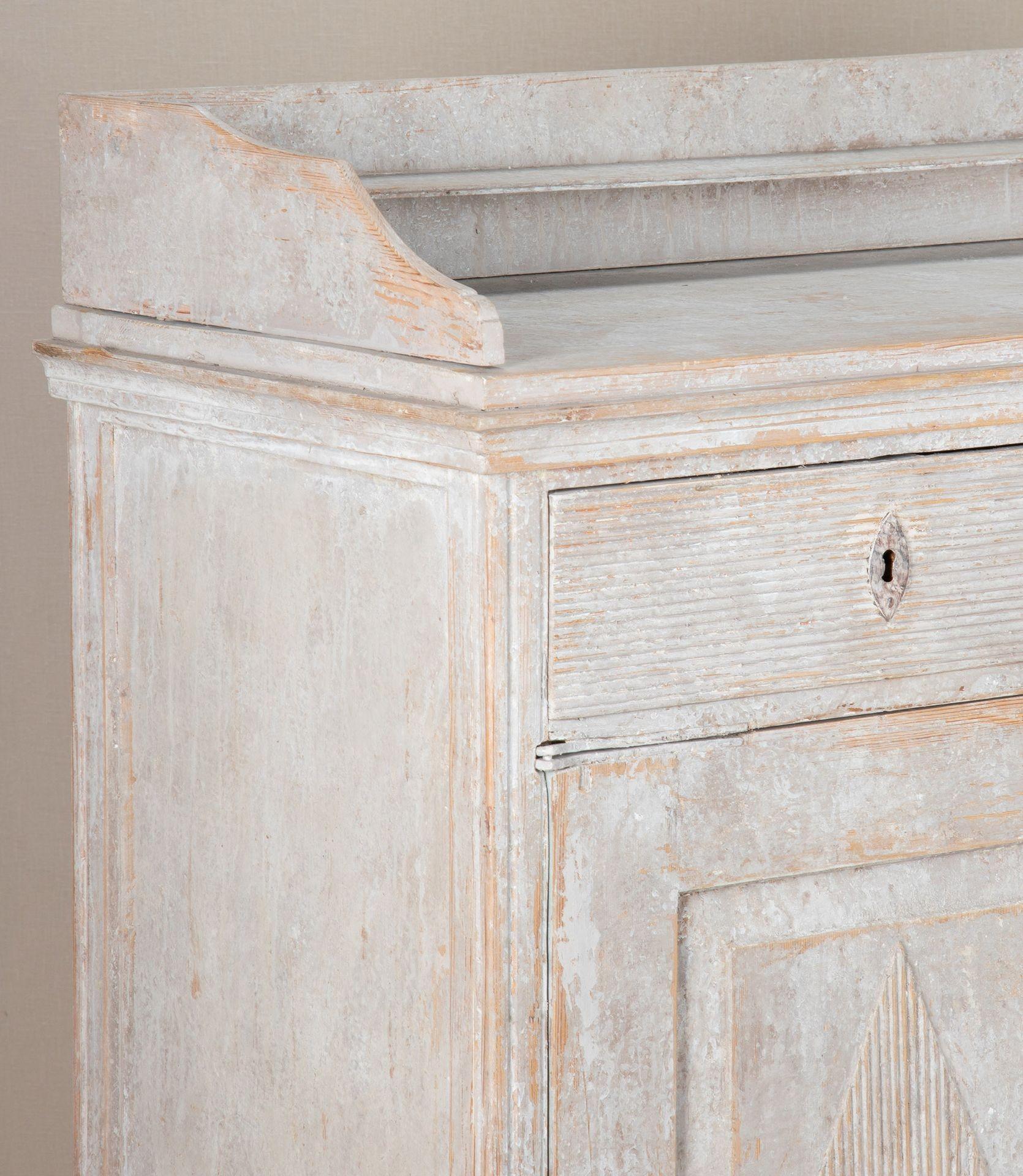 Late 18th Century Swedish Gustavian Buffet For Sale 3