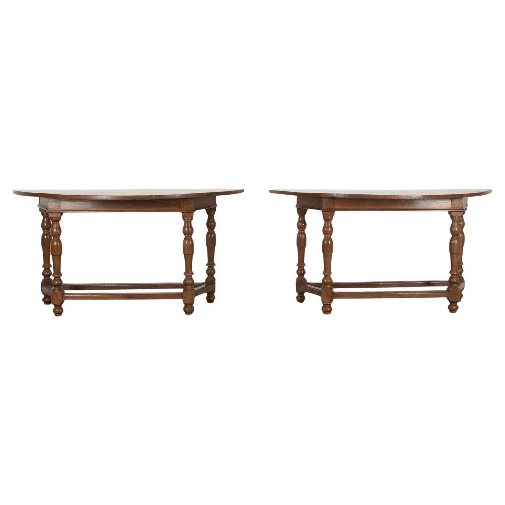 Pareja de consolas Demi Lune italianas del siglo XVIII en venta
