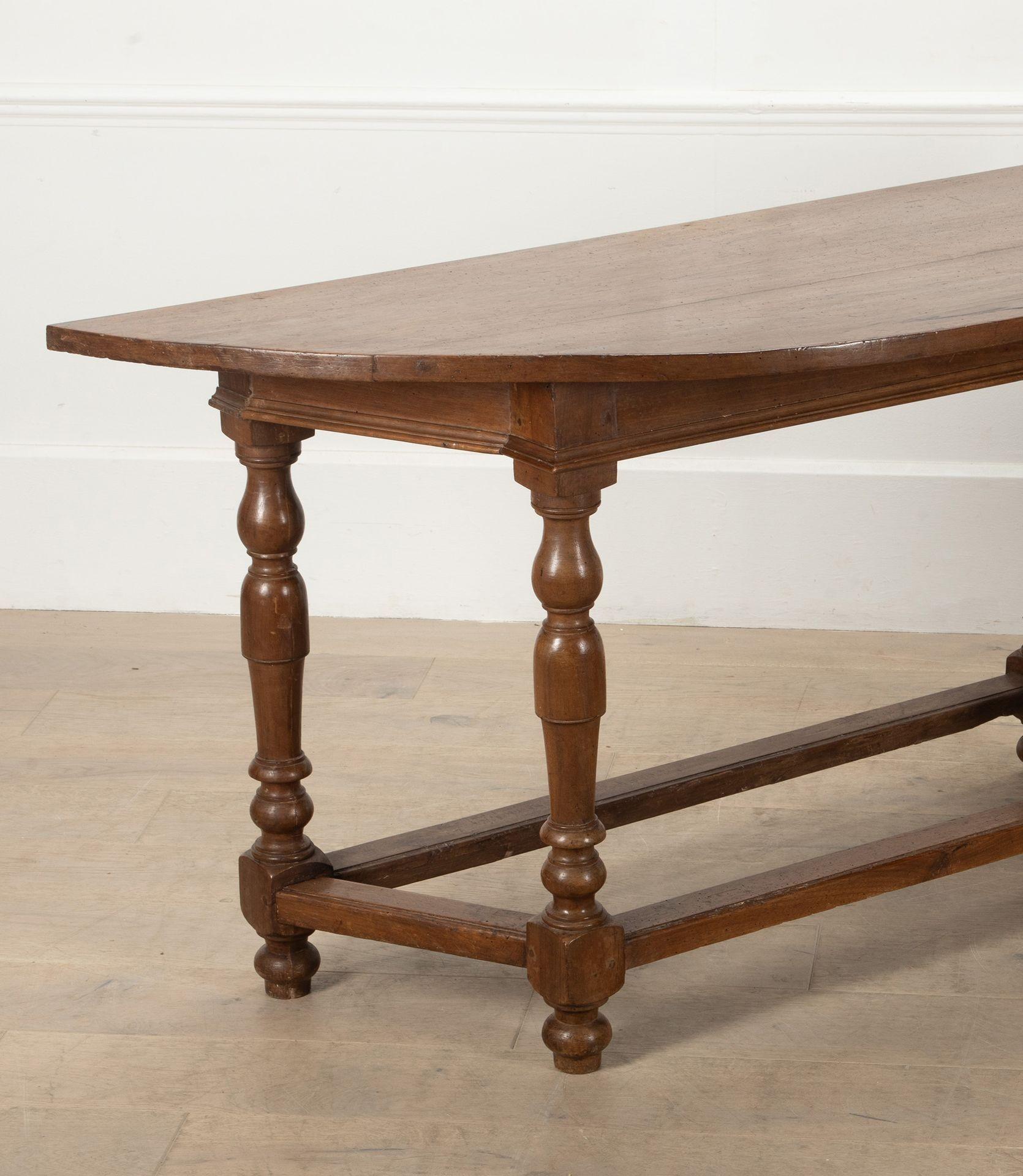 Pareja de consolas Demi Lune italianas del siglo XVIII en venta 4
