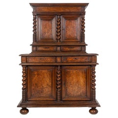Credenza a due corpi in rovere francese del XVII secolo