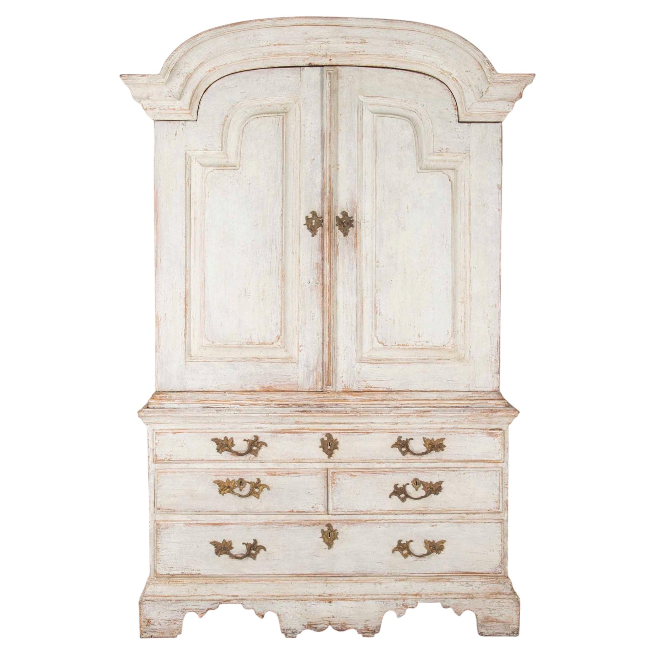 Grande credenza svedese del XVIII secolo