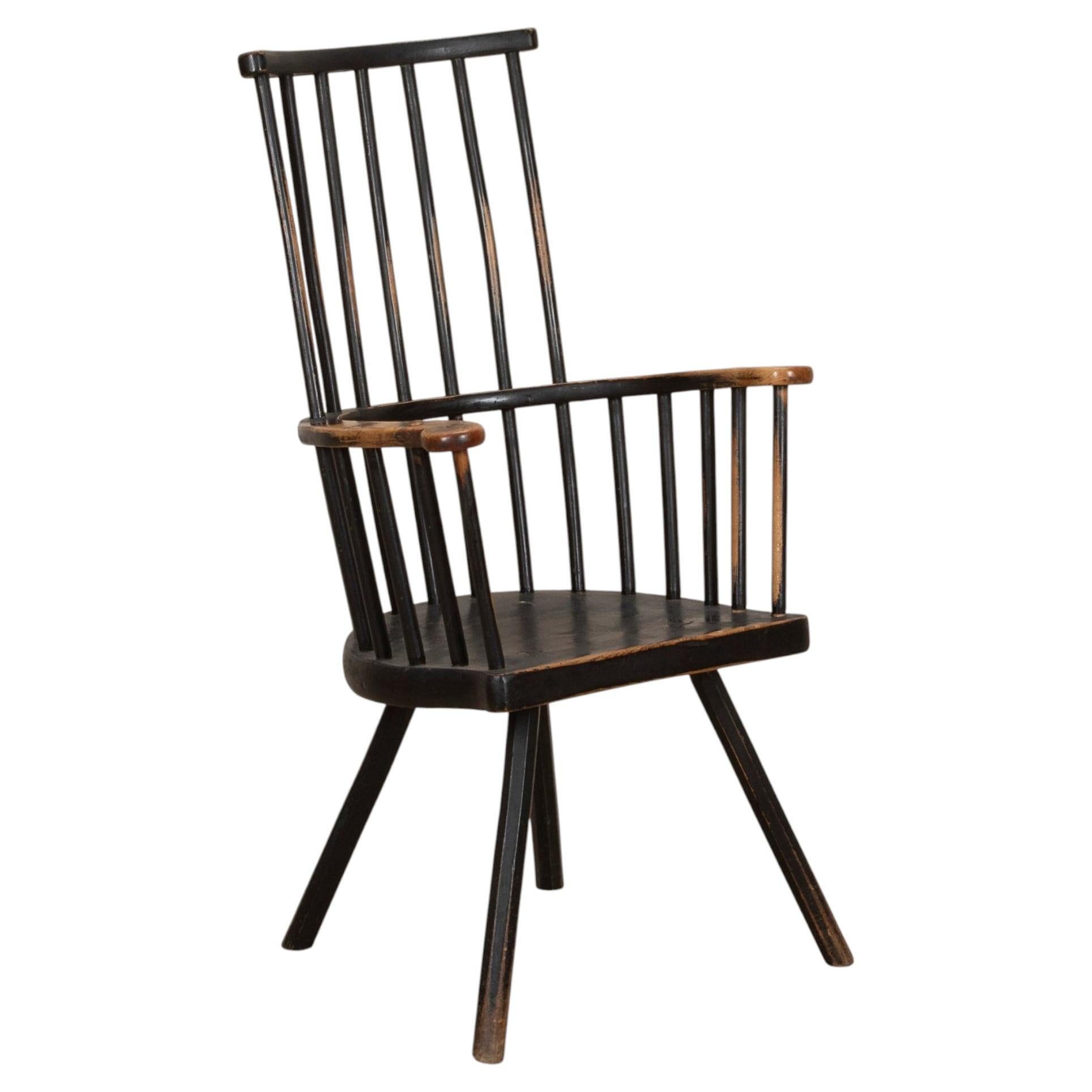 Early 19th Century Welsh Comb-Back Windsor Chair For Sale