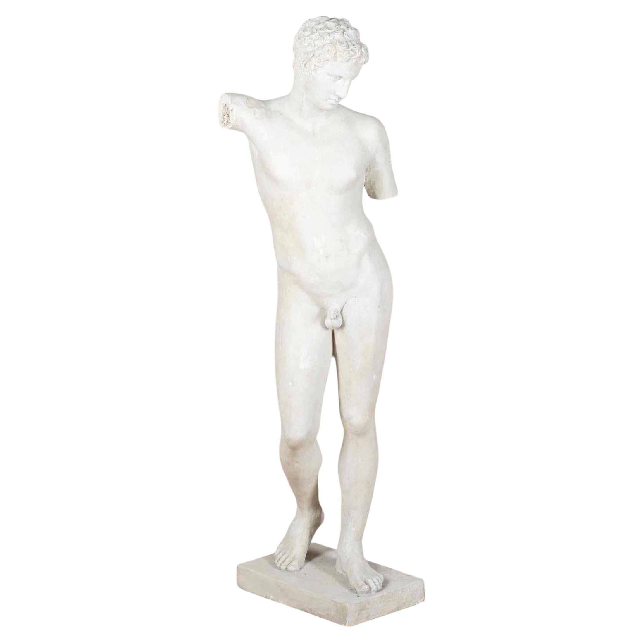 Escultura francesa de yeso de principios del siglo XX: «La juventud de Maratón»