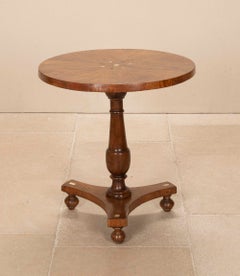 Table d'appoint italienne en bois d'olivier du début du XIXe siècle