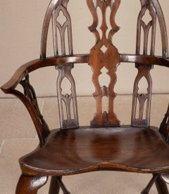 Gothic-Windsor-Sessel im Stil Georgs III. aus Ulme, Eibe und Buche