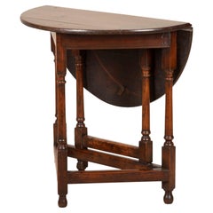 Late 17th Century English Oak Drop Leaf Table