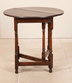 Late 17th Century English Oak Drop Leaf Table