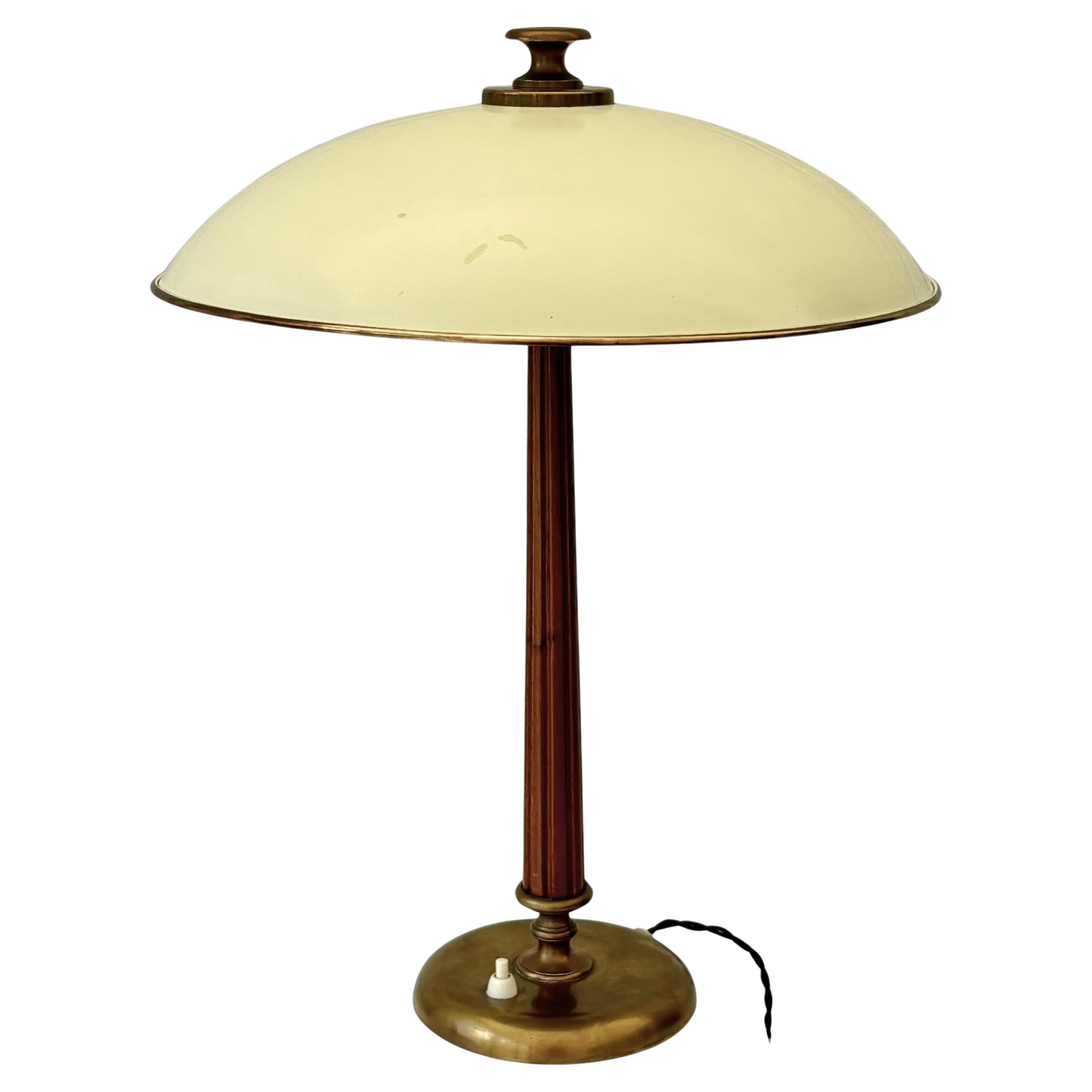 Böhlmarks, table lamp 15625, Scandinavian modern, brass & oak, Sweden, 1930s For Sale