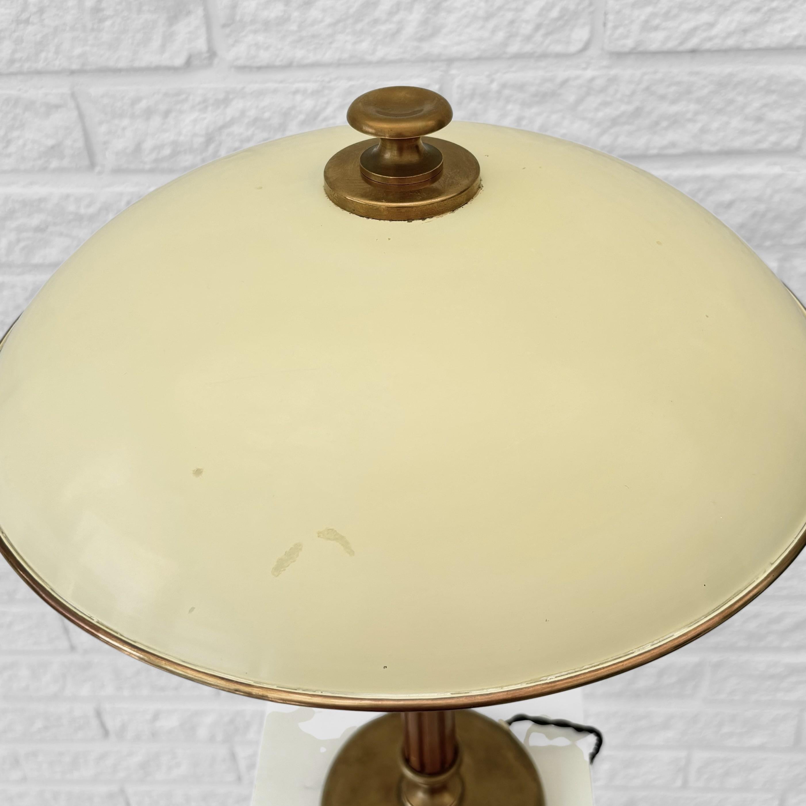 Böhlmarks, table lamp 15625, Scandinavian modern, brass & oak, Sweden, 1930s For Sale 2