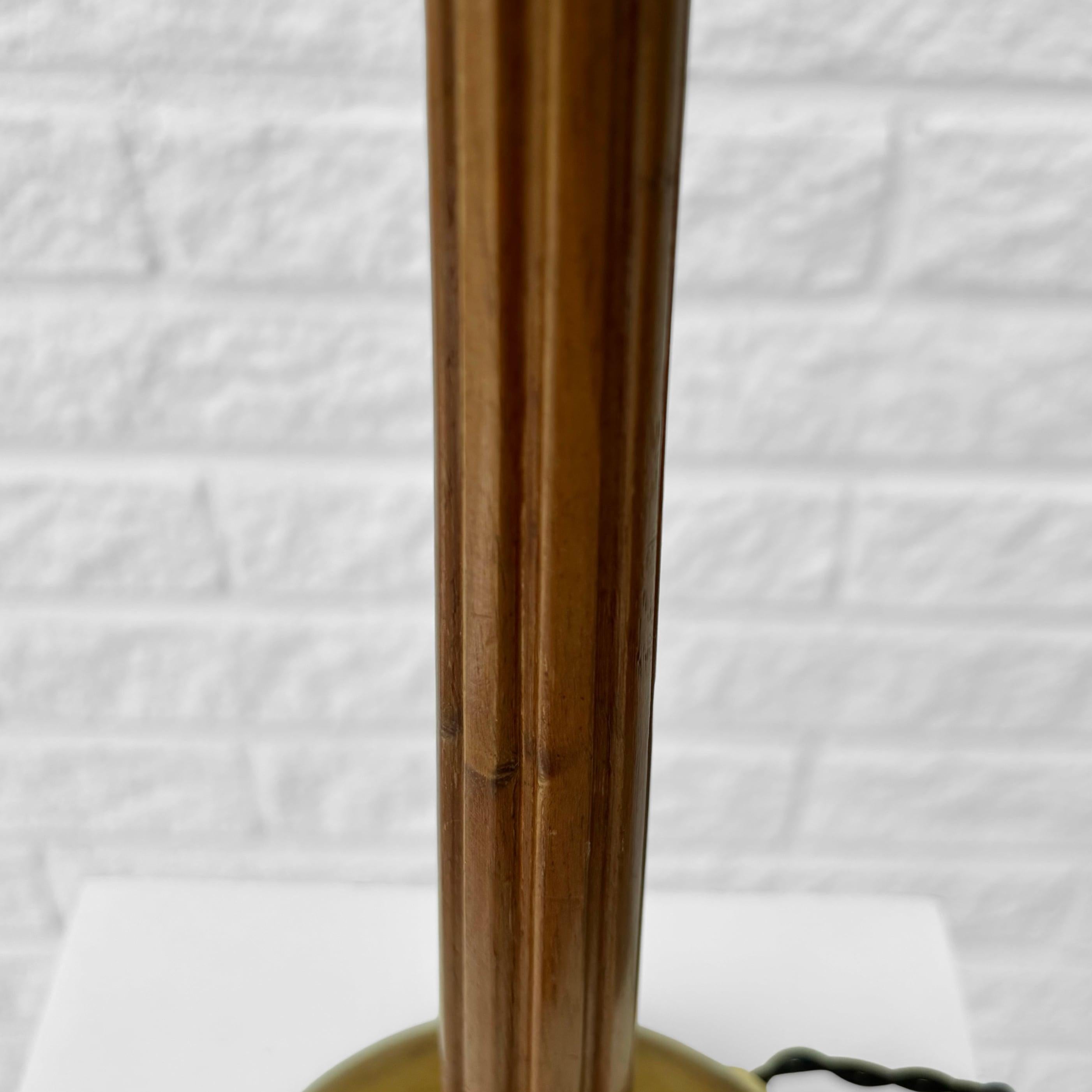 Böhlmarks, table lamp 15625, Scandinavian modern, brass & oak, Sweden, 1930s For Sale 6