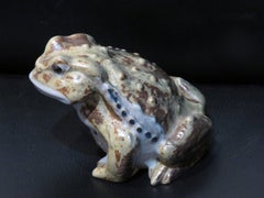 Rara rana in porcellana dipinta in stile maiolica, proveniente da una collezione privata