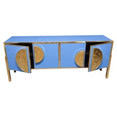 Credenza italiana azzurro fiordaliso in vetro di Murano e ottone