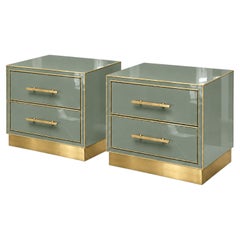 Table de chevet en verre de Murano vert sauge avec socle en laiton, paire italienne