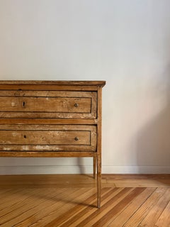 Chest of drawers with polychrome decoration and Italian-style designs