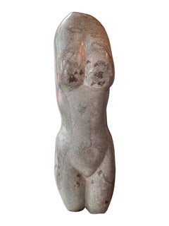 Torso femenino modernista
