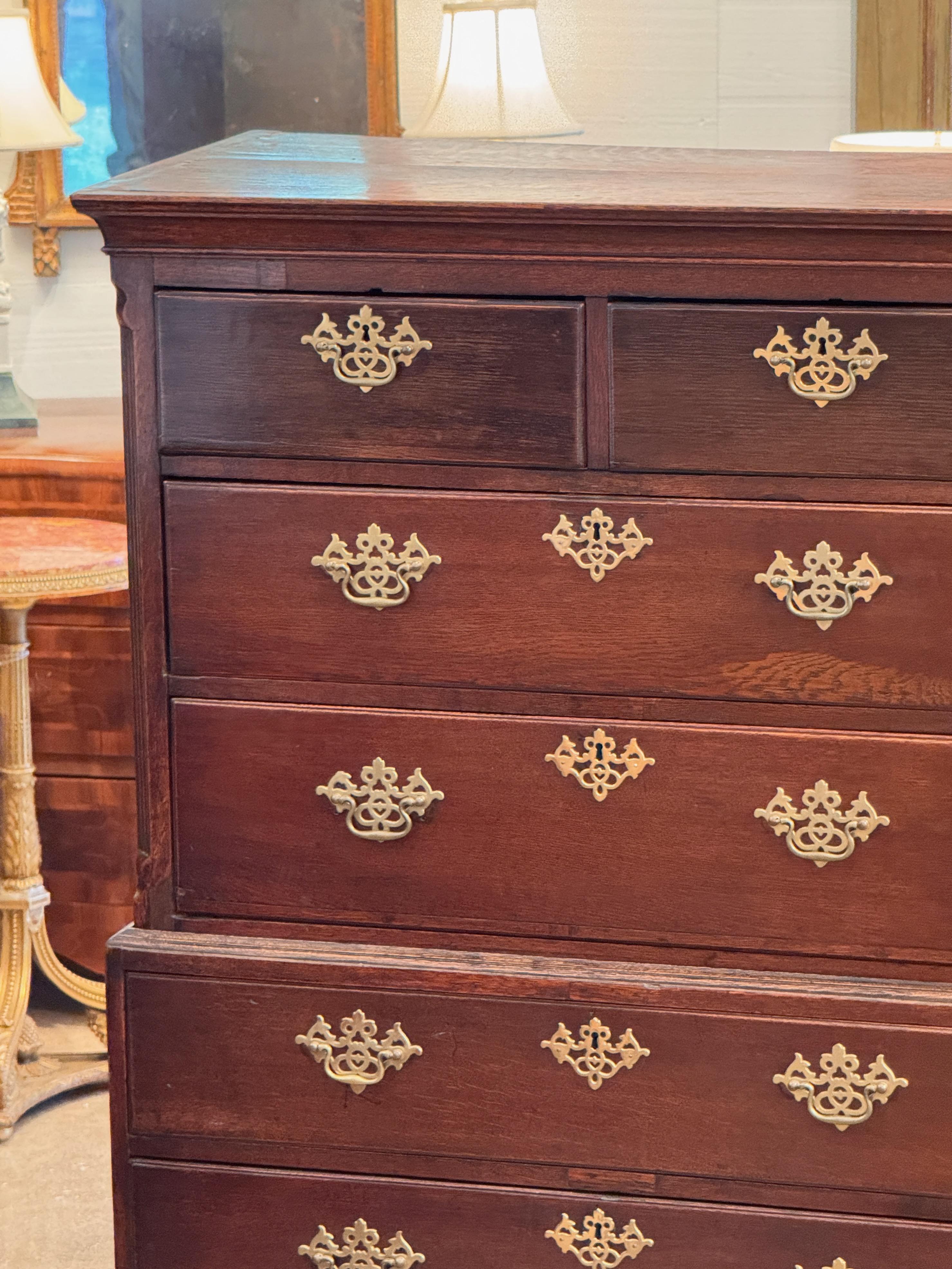 18th Century English Oak Chest-on-Chest In Good Condition For Sale In Charlottesville, VA