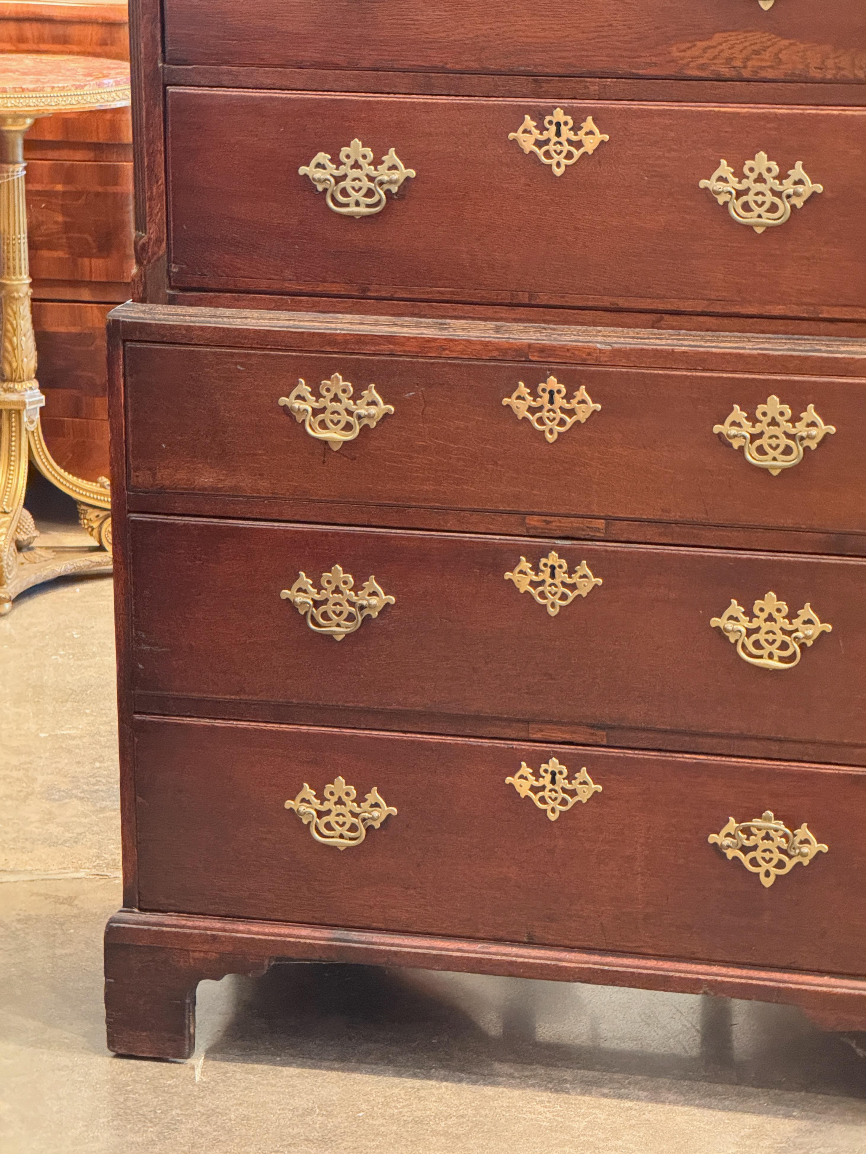 British 18th Century English Oak Chest-on-Chest For Sale