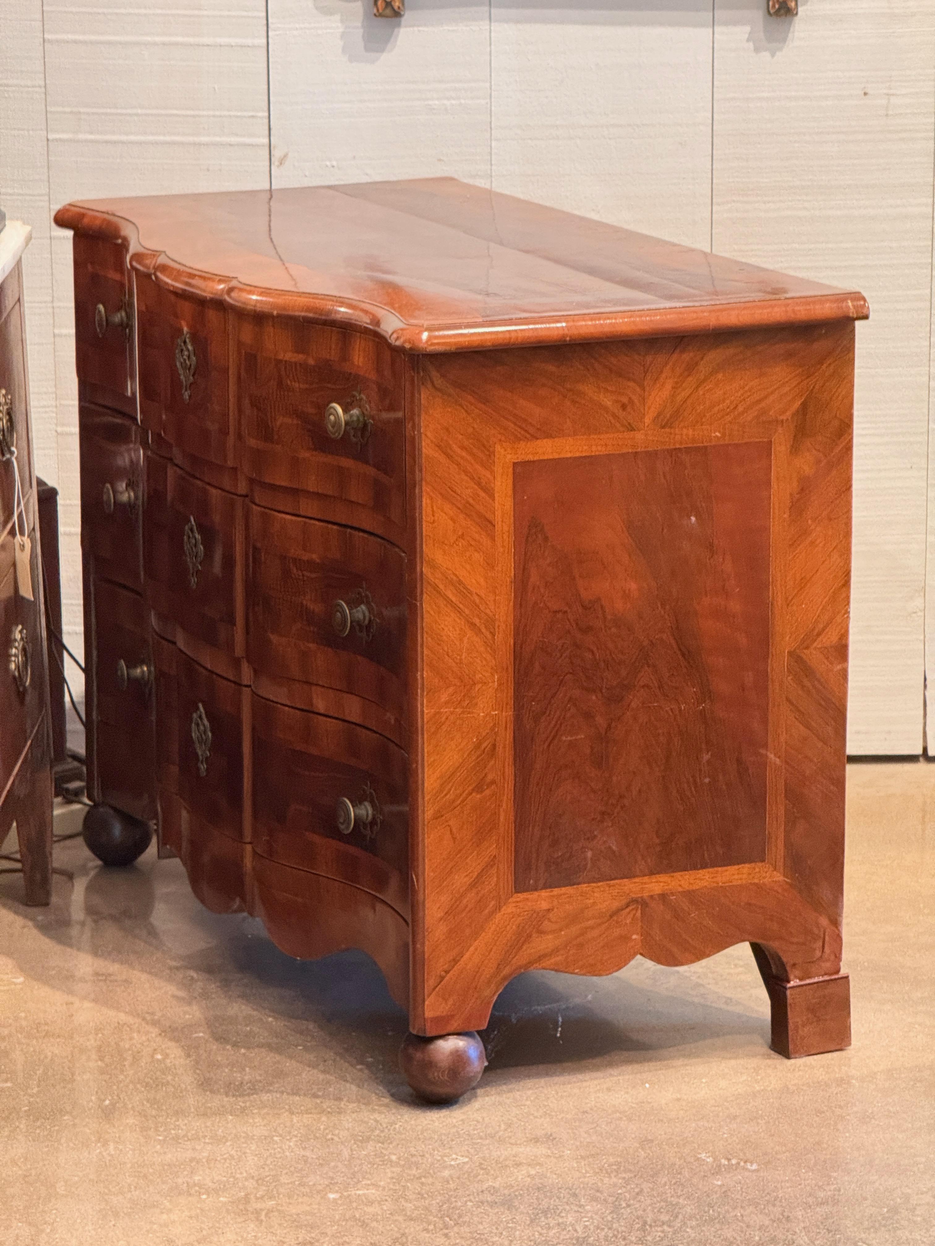 Continental Serpentine Chest With Inlaid Veneer For Sale 3