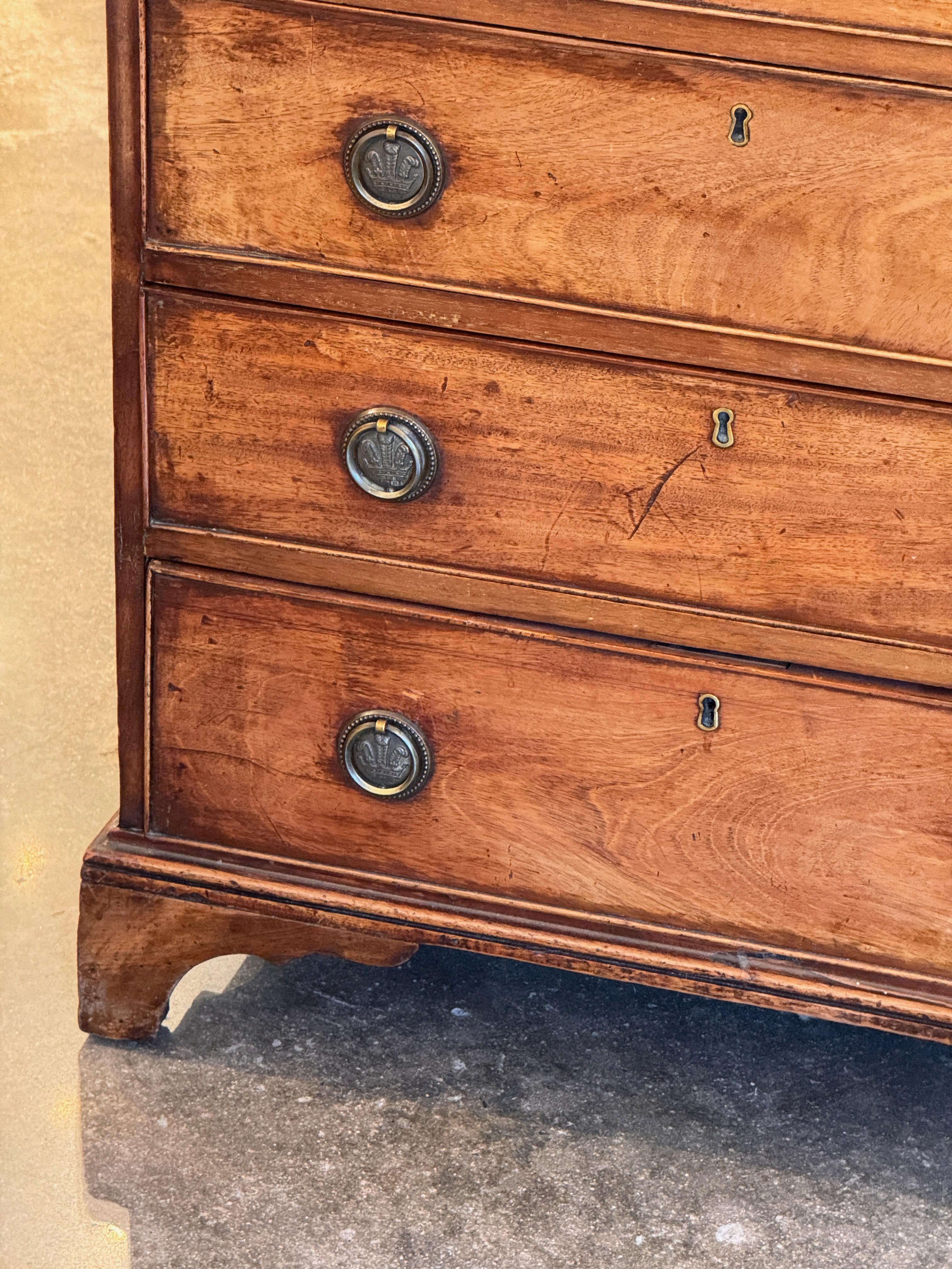 British George III Mahogany Chest, 18th Century For Sale