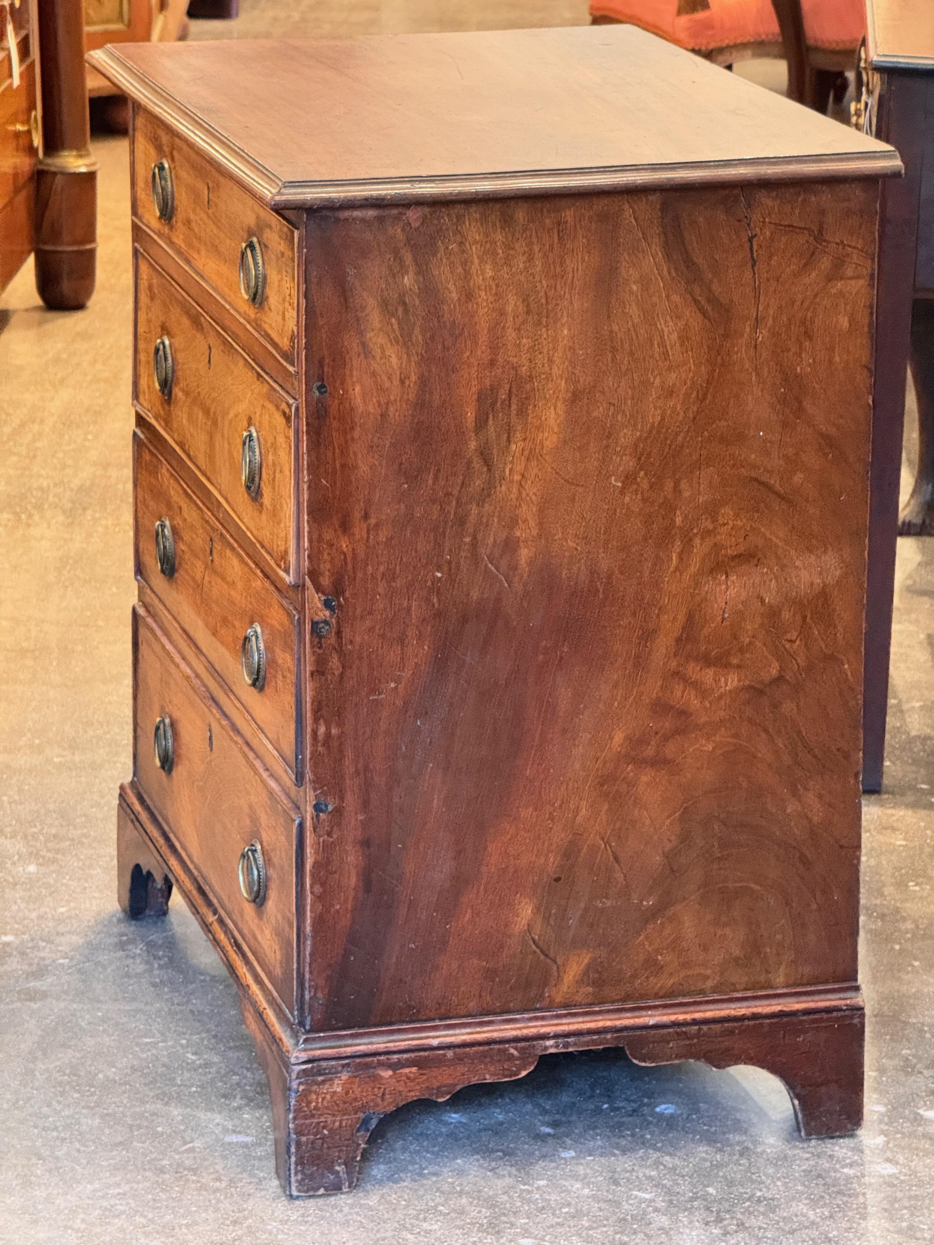 George III Mahogany Chest, 18th Century For Sale 4